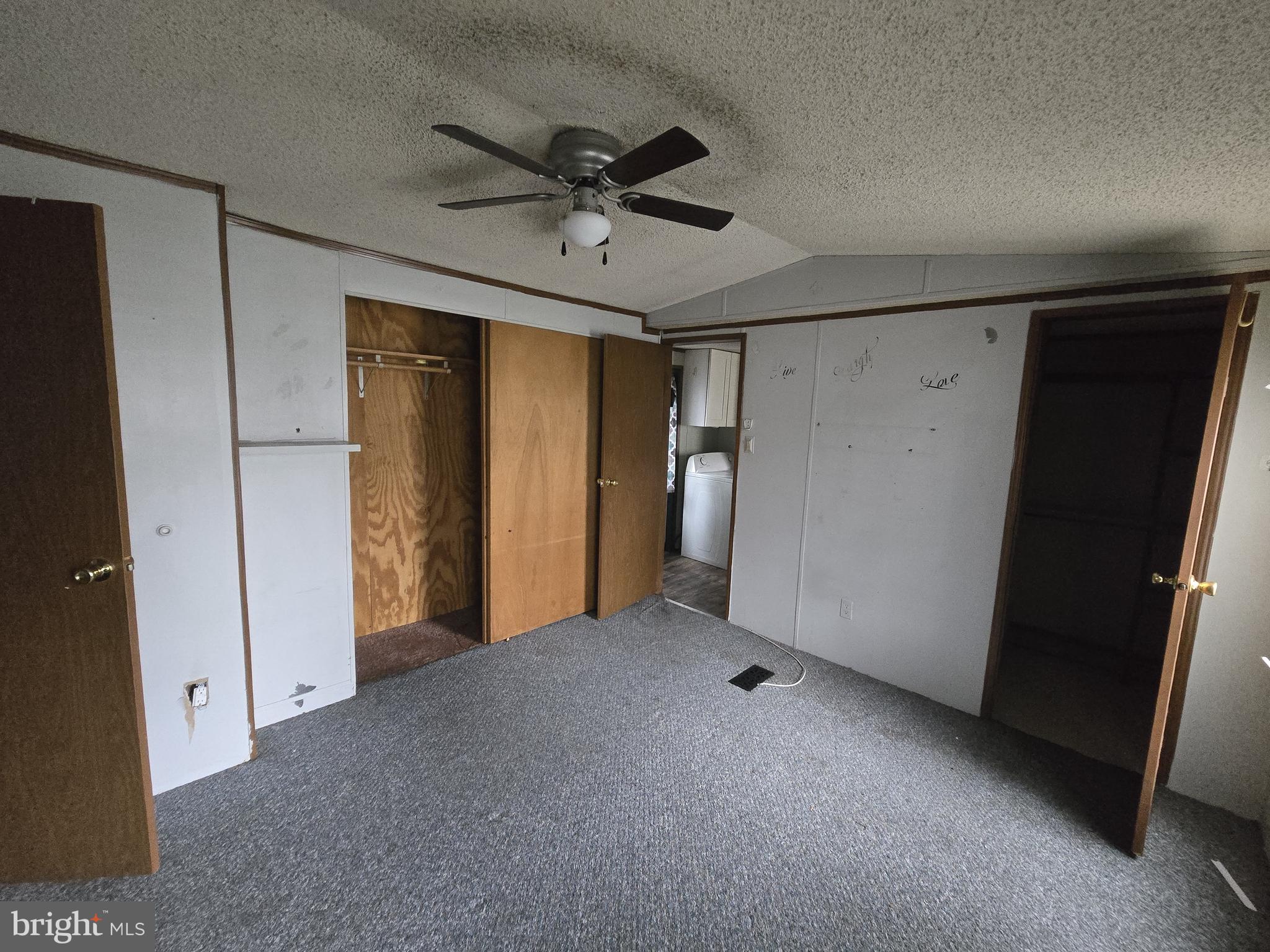 PINEWOOD ACRE - Residential