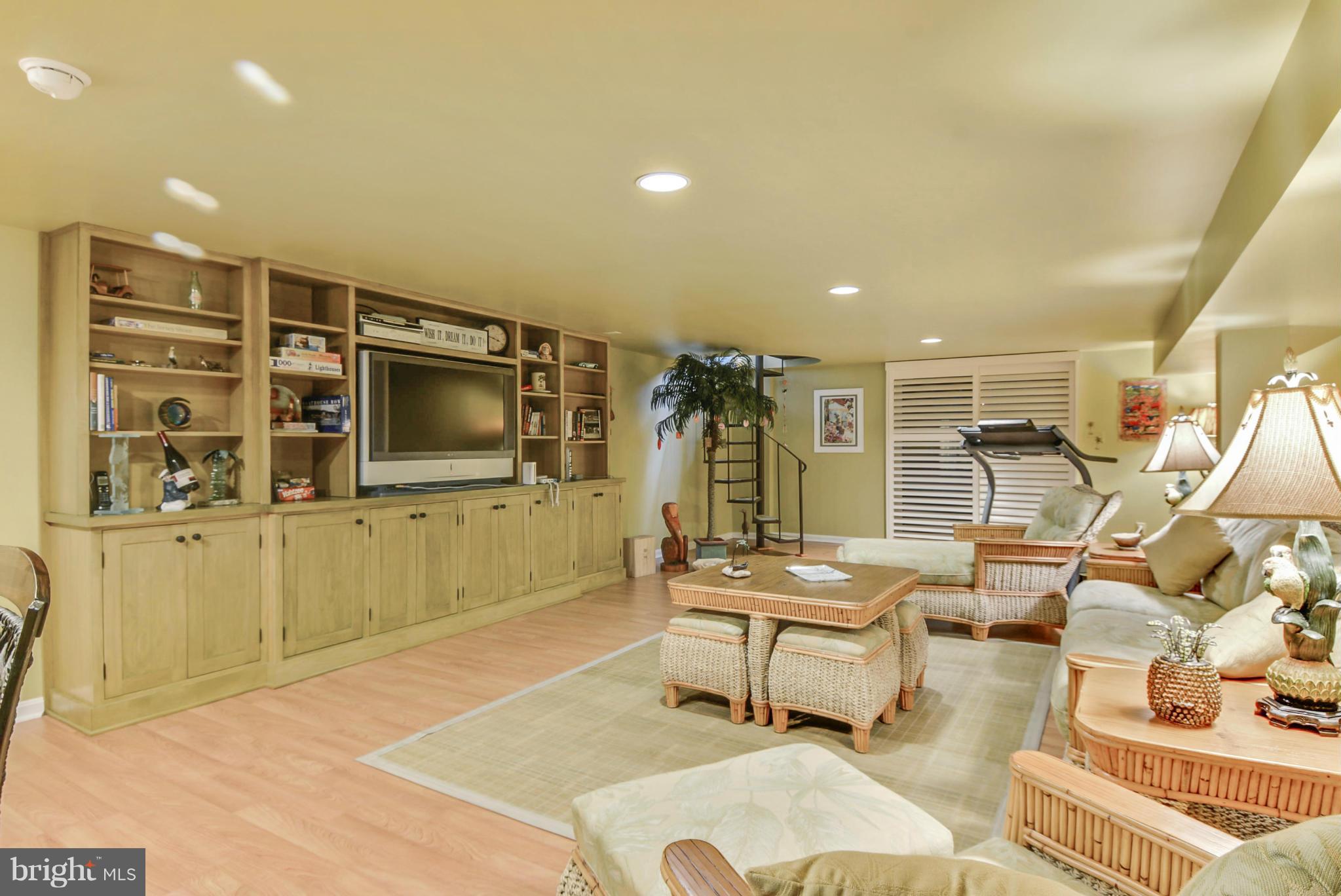 COVE CREEK CLUB - Residential