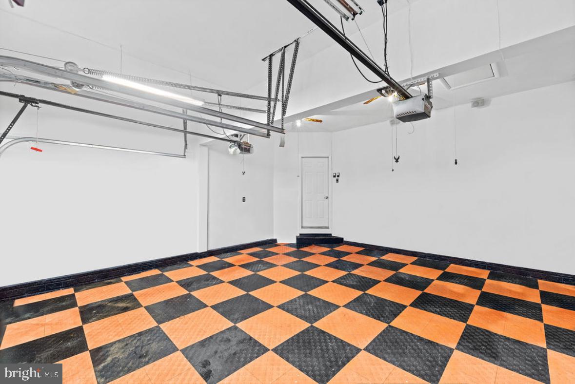 MADISON HILL - Residential