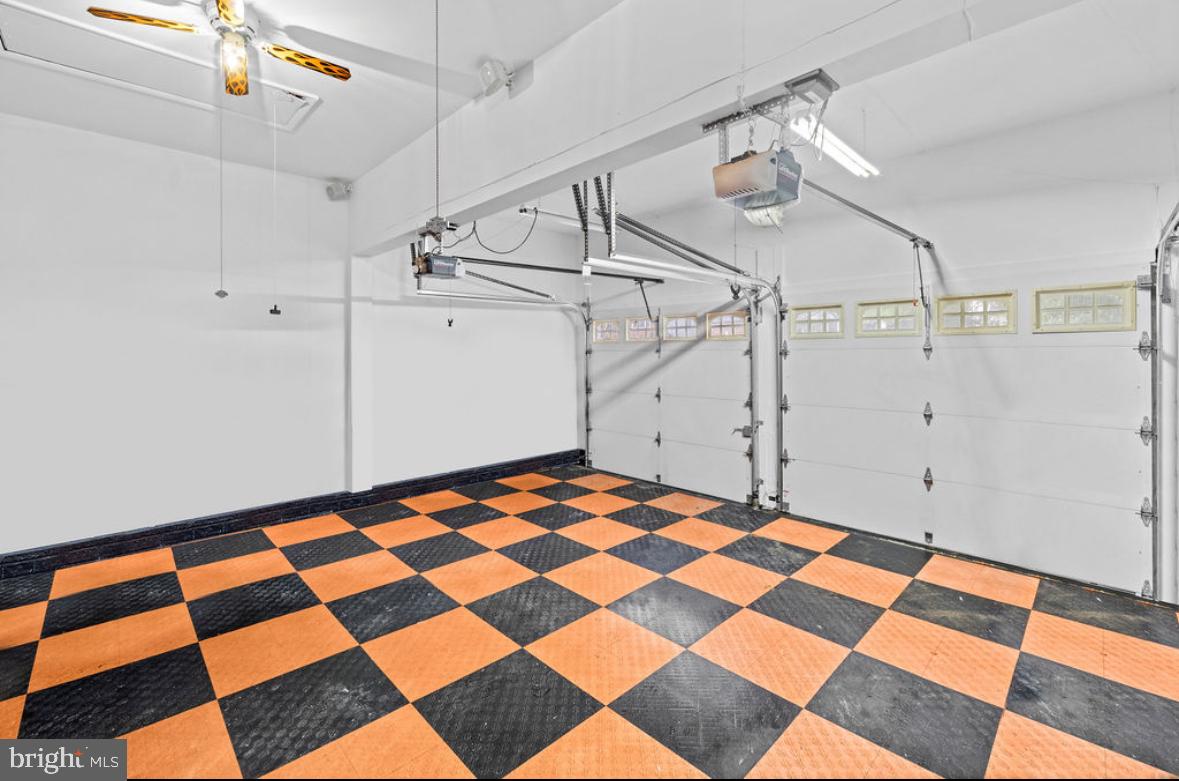 MADISON HILL - Residential