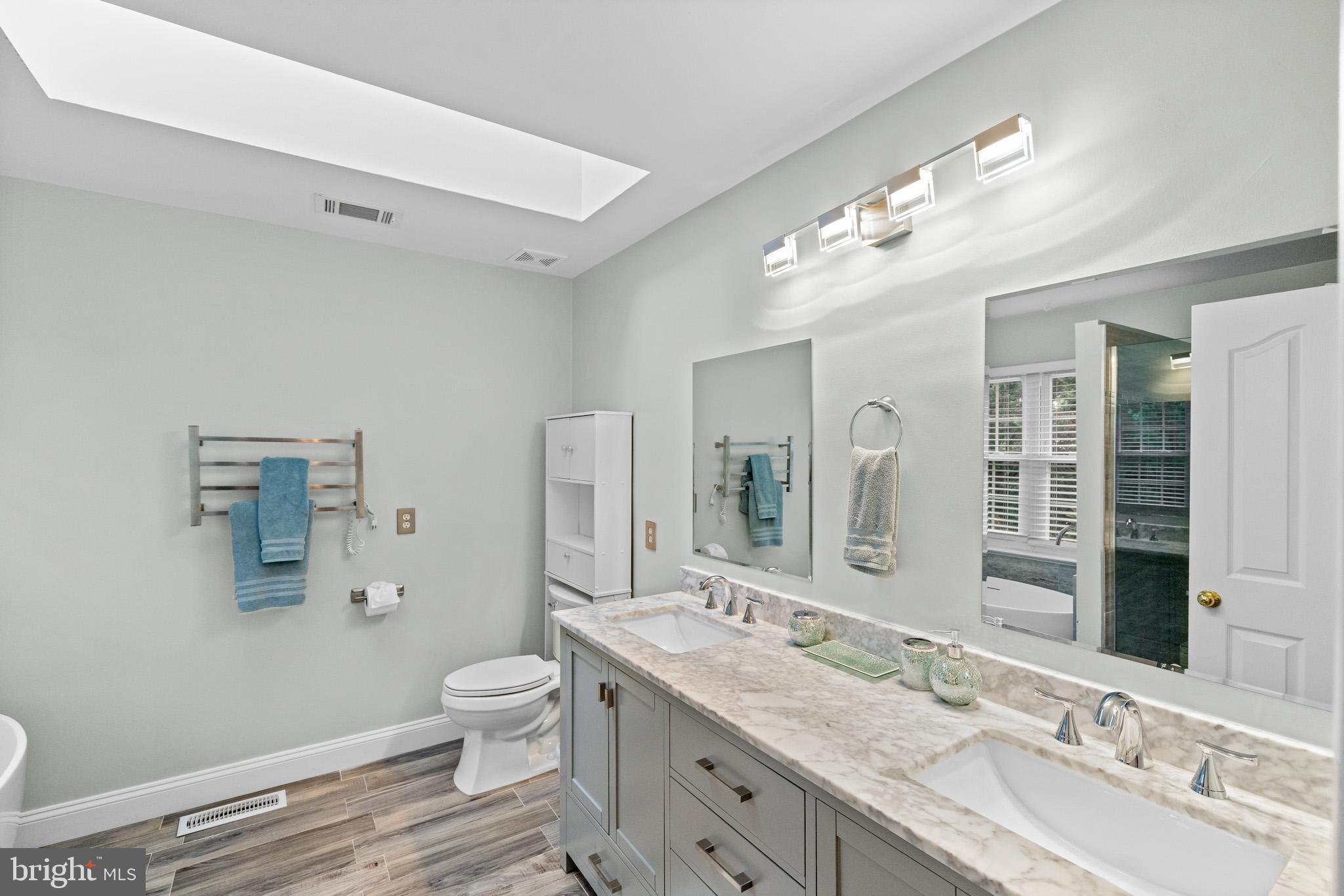 MADISON HILL - Residential