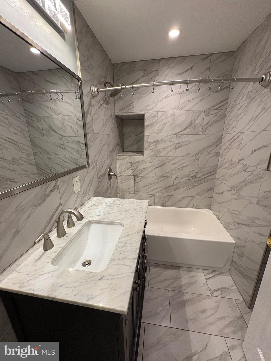 MANAYUNK - Residential Lease