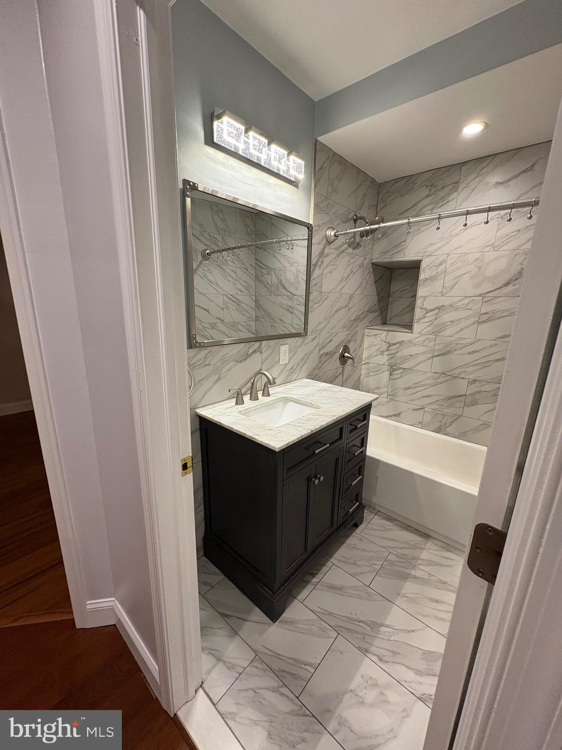 MANAYUNK - Residential Lease