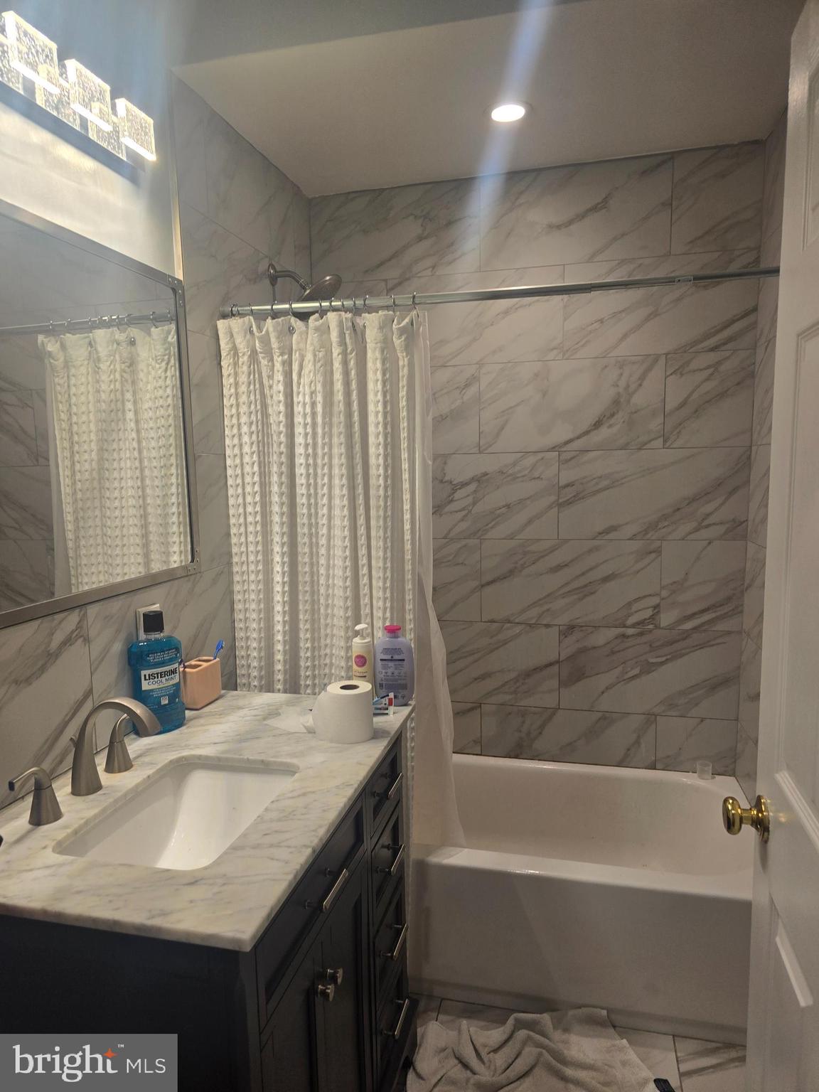 MANAYUNK - Residential Lease