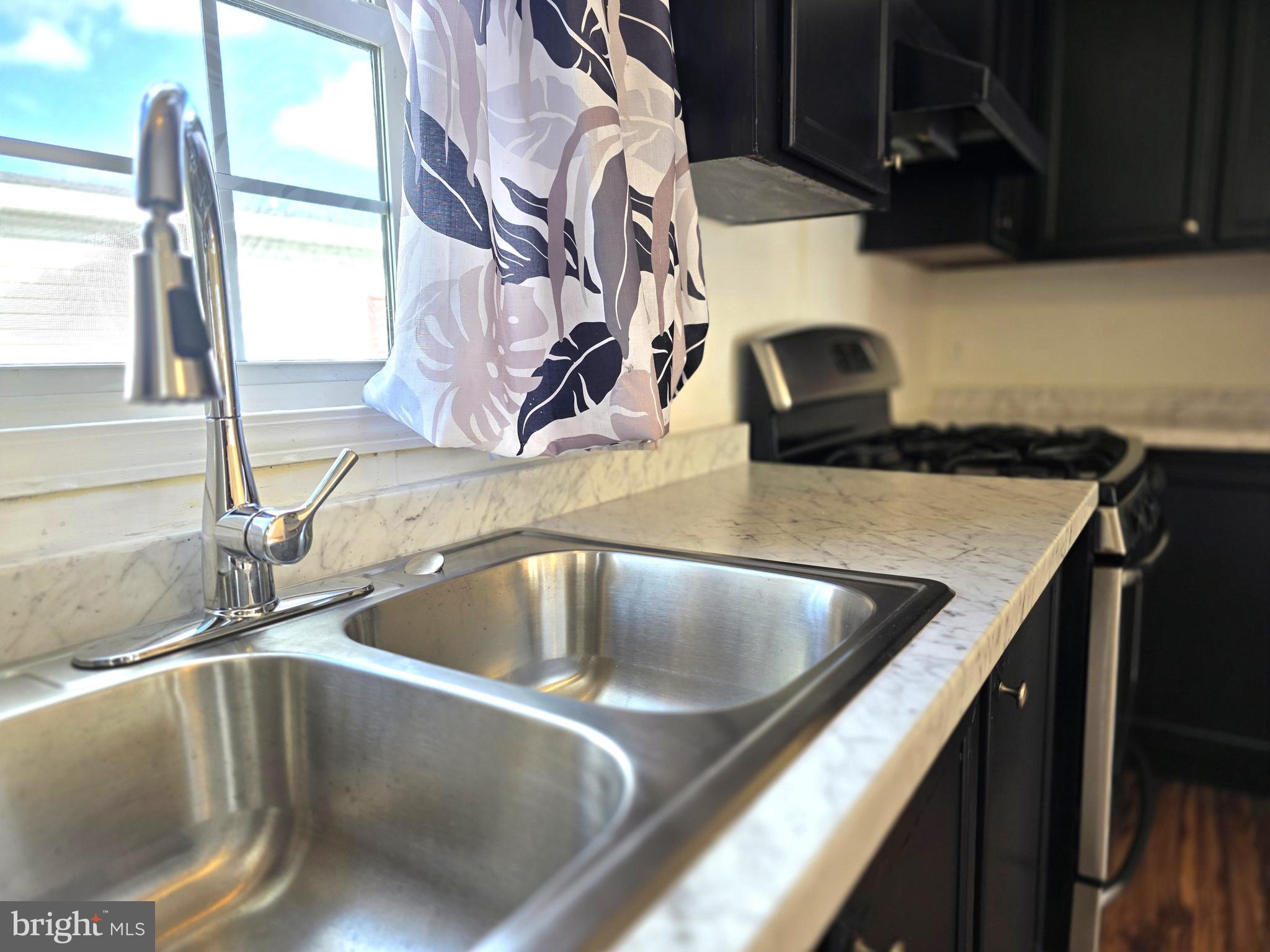 MEADOWS OF CHANTILLY - Residential