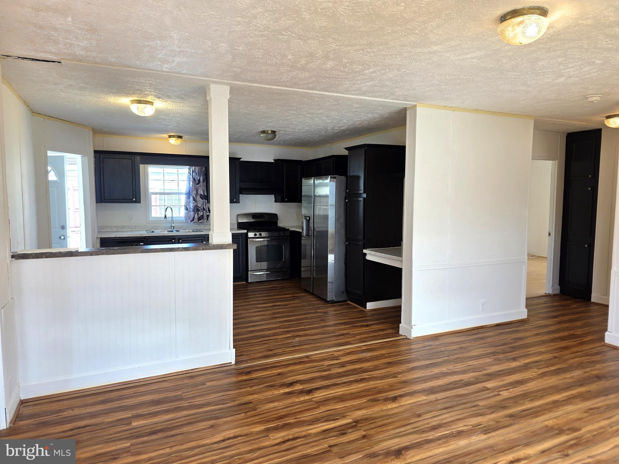 MEADOWS OF CHANTILLY - Residential