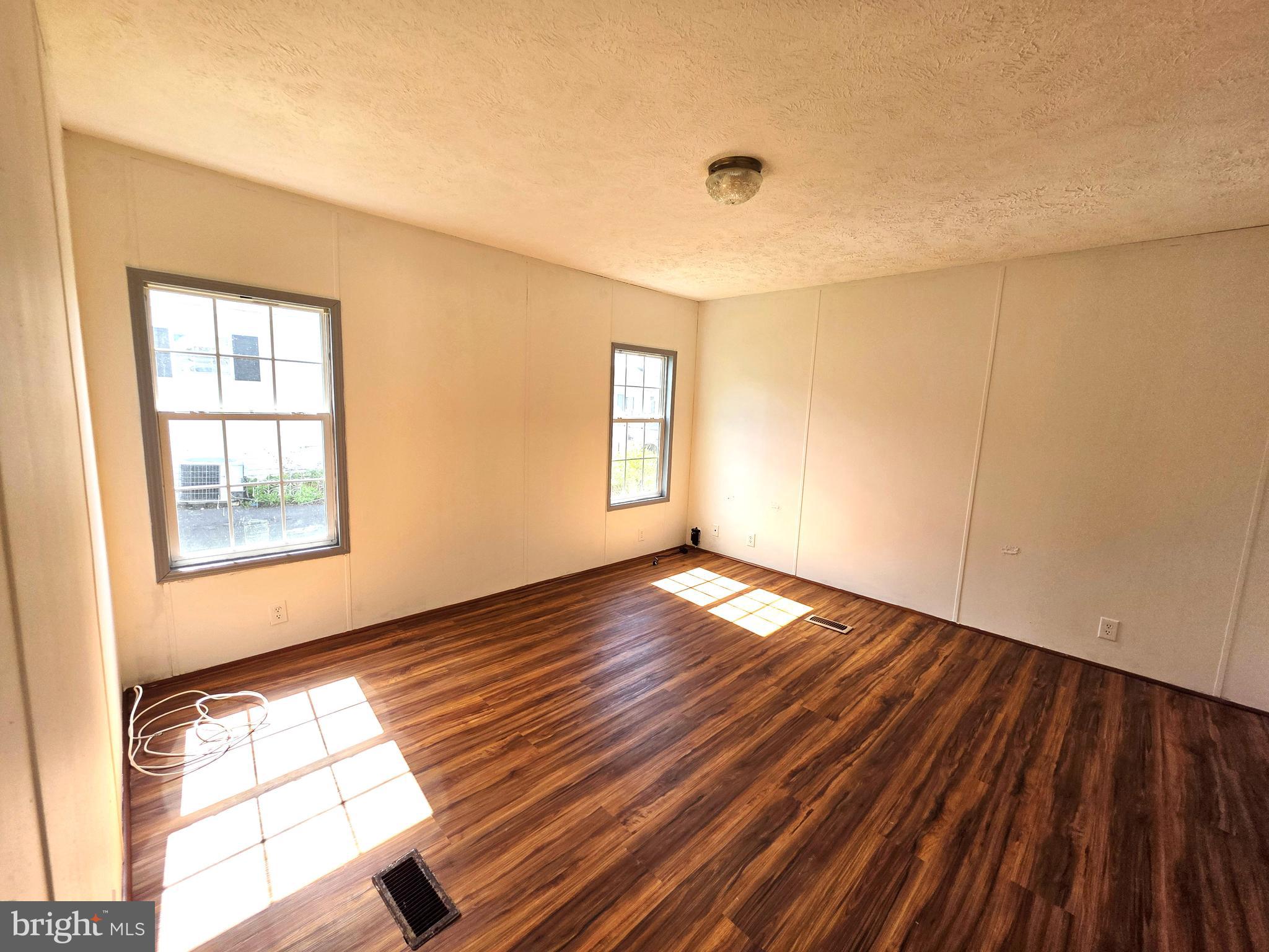 MEADOWS OF CHANTILLY - Residential