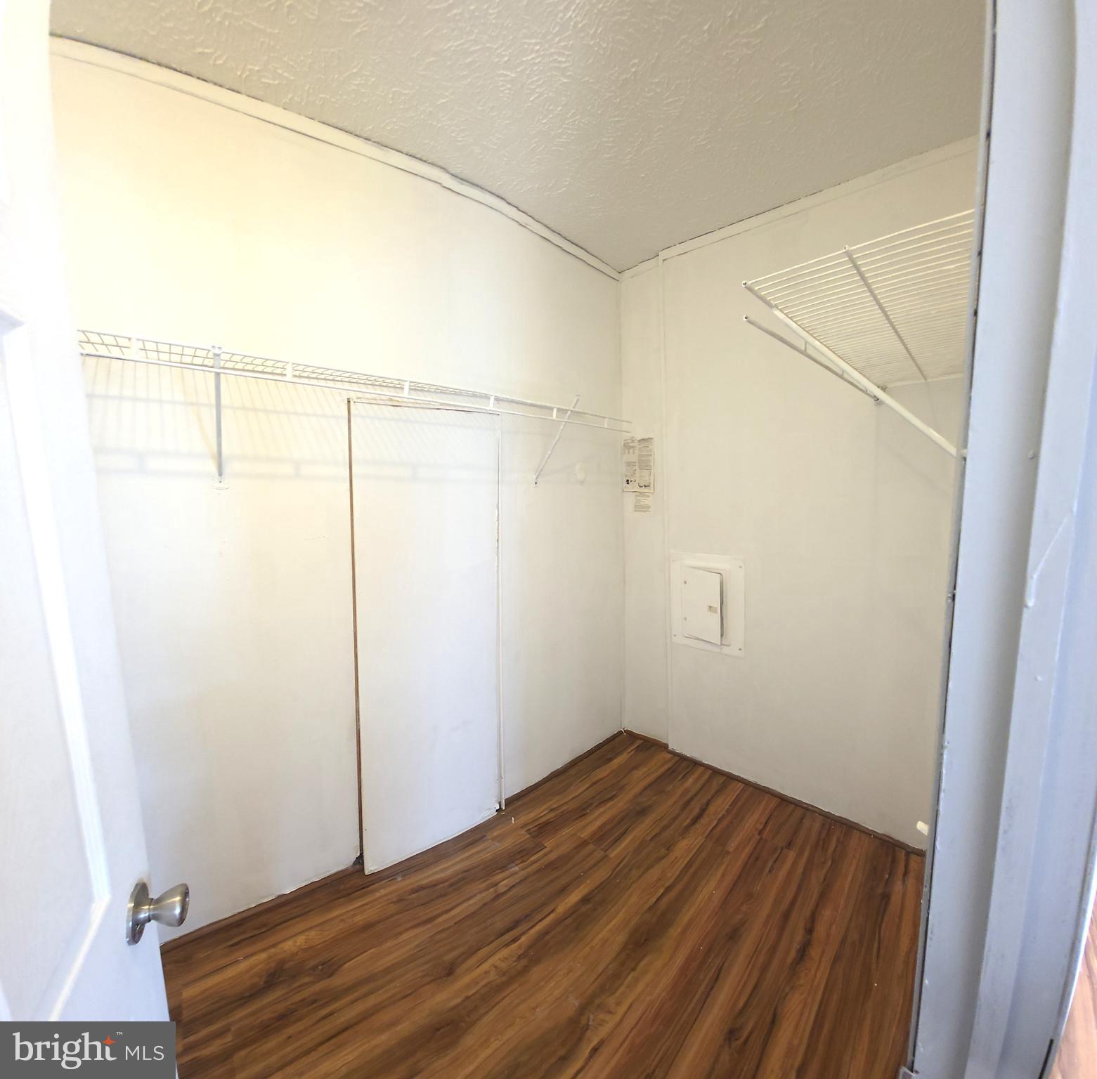 MEADOWS OF CHANTILLY - Residential