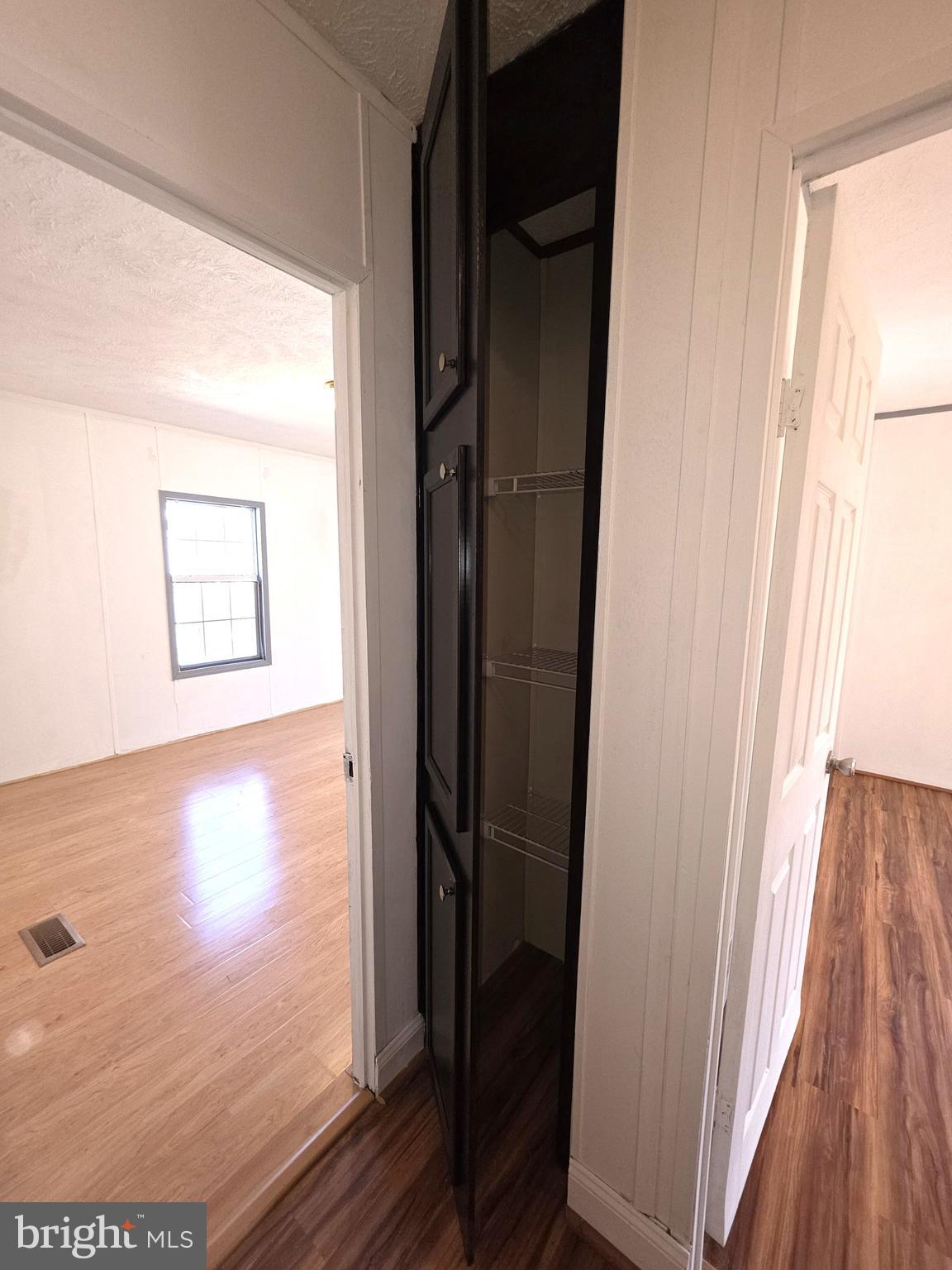 MEADOWS OF CHANTILLY - Residential