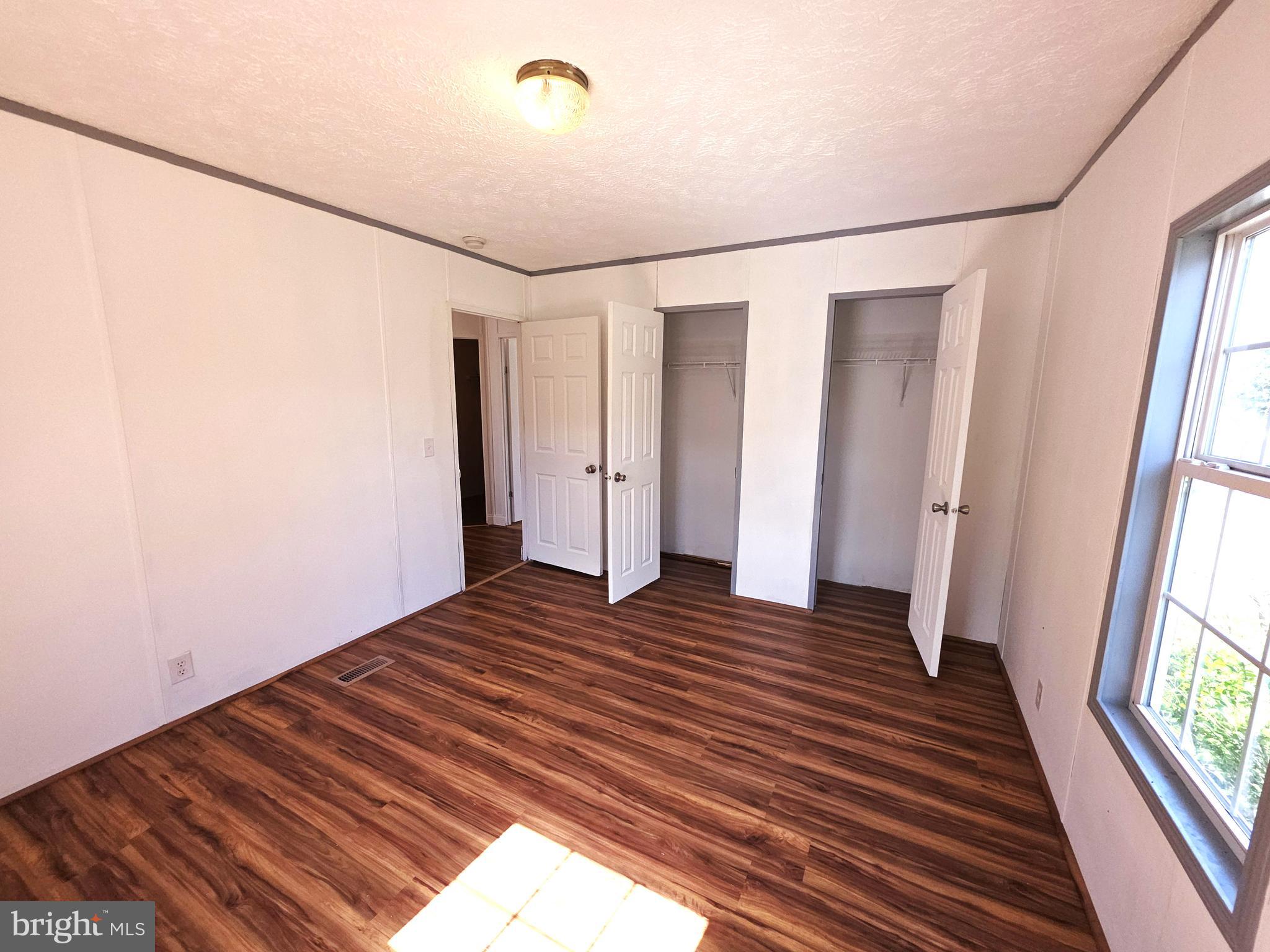 MEADOWS OF CHANTILLY - Residential