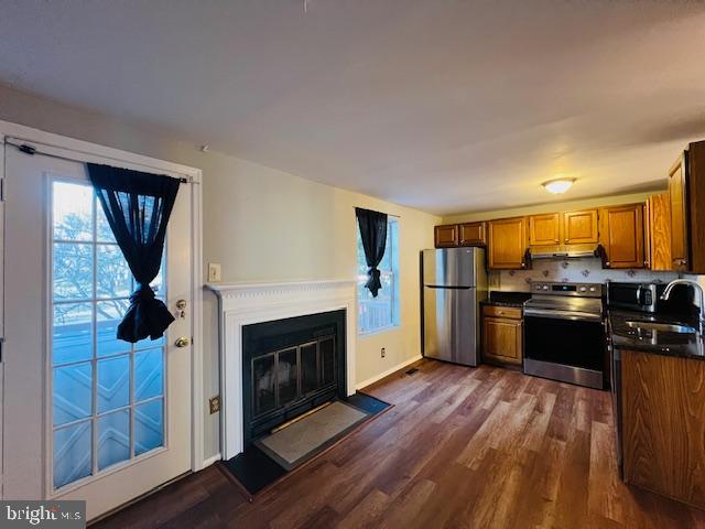 GUNNERS LAKE VILLAGE - Residential Lease