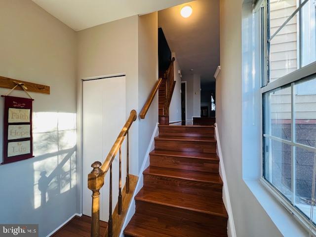 GUNNERS LAKE VILLAGE - Residential Lease