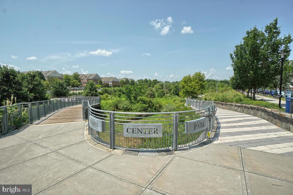 GUNNERS LAKE VILLAGE - Residential Lease