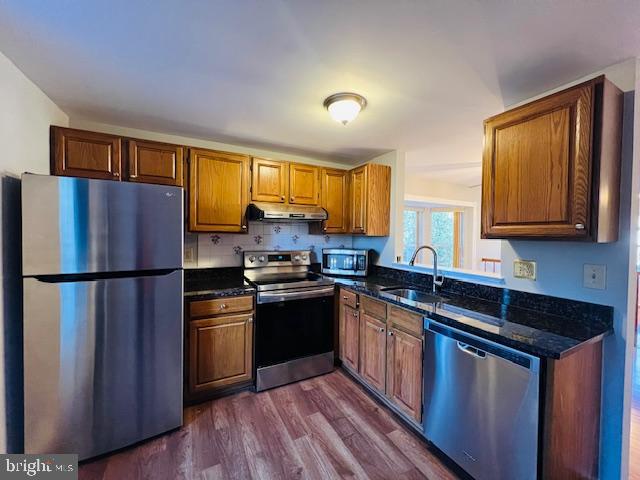 GUNNERS LAKE VILLAGE - Residential Lease