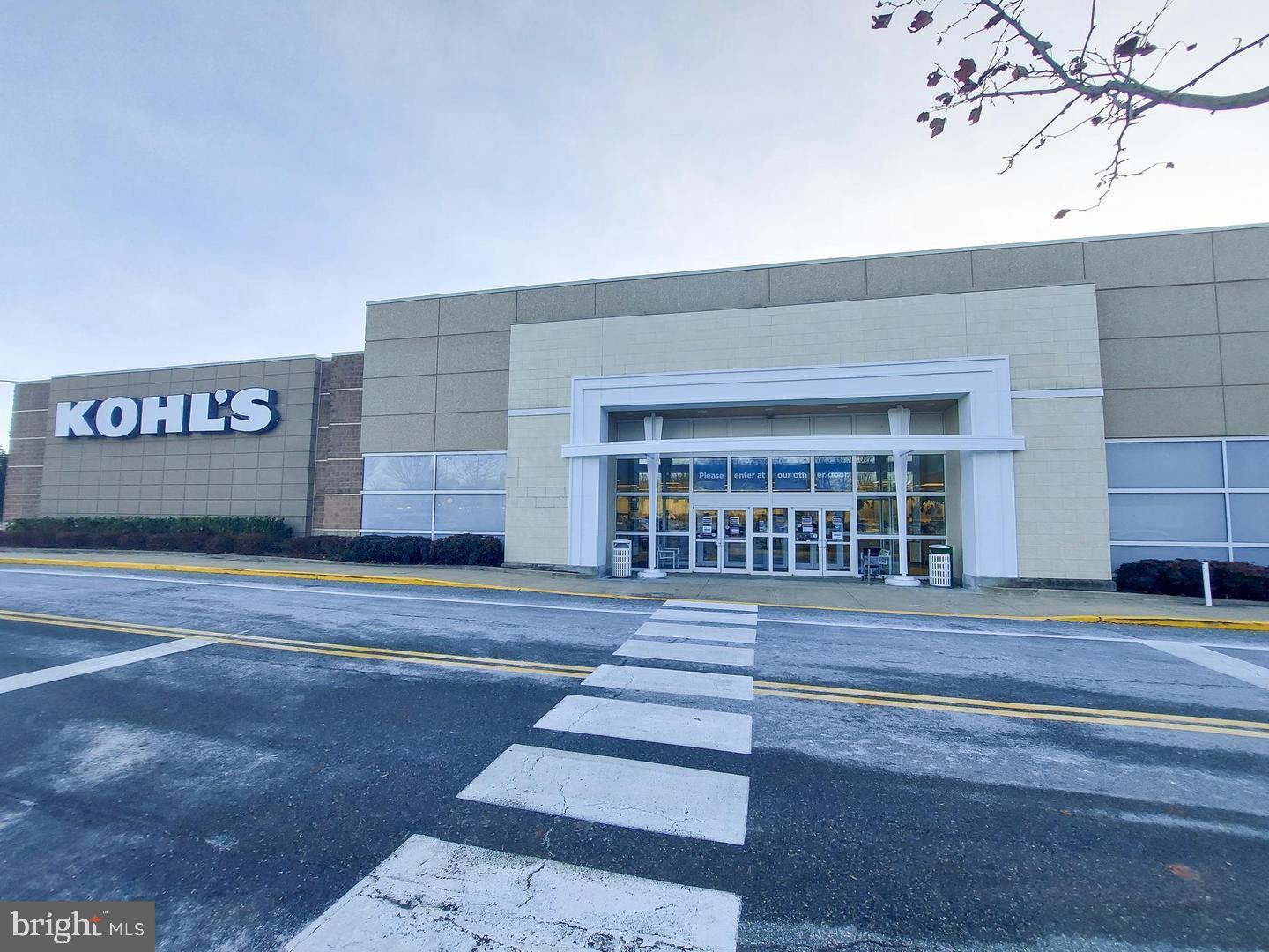 GUNNERS LAKE VILLAGE - Residential Lease