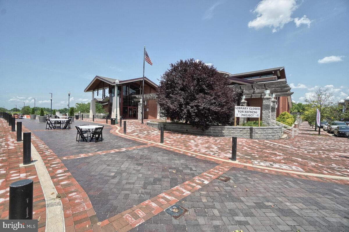 GUNNERS LAKE VILLAGE - Residential Lease