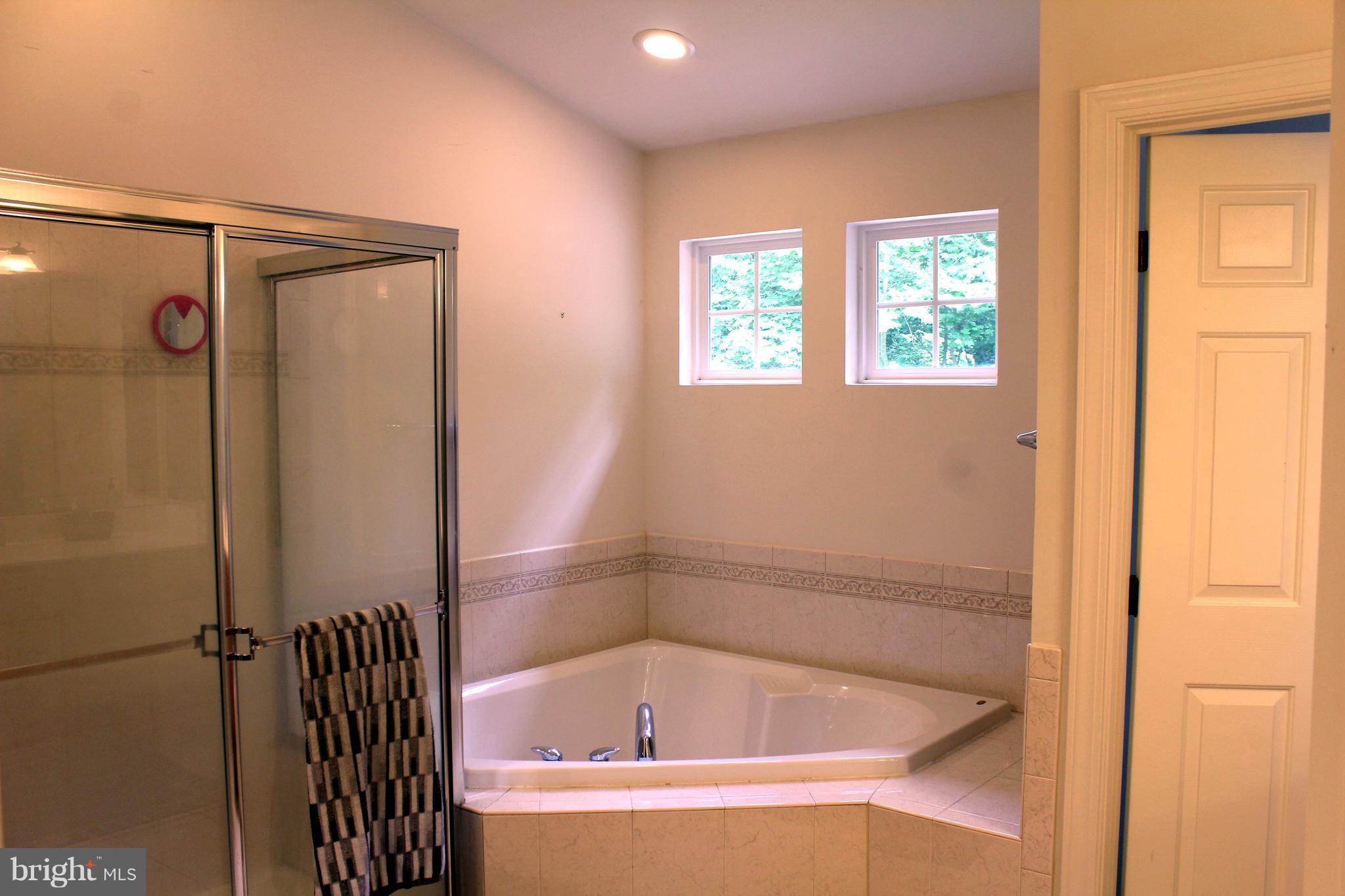 ESTATE AT SKIPTON CRK - Residential Lease