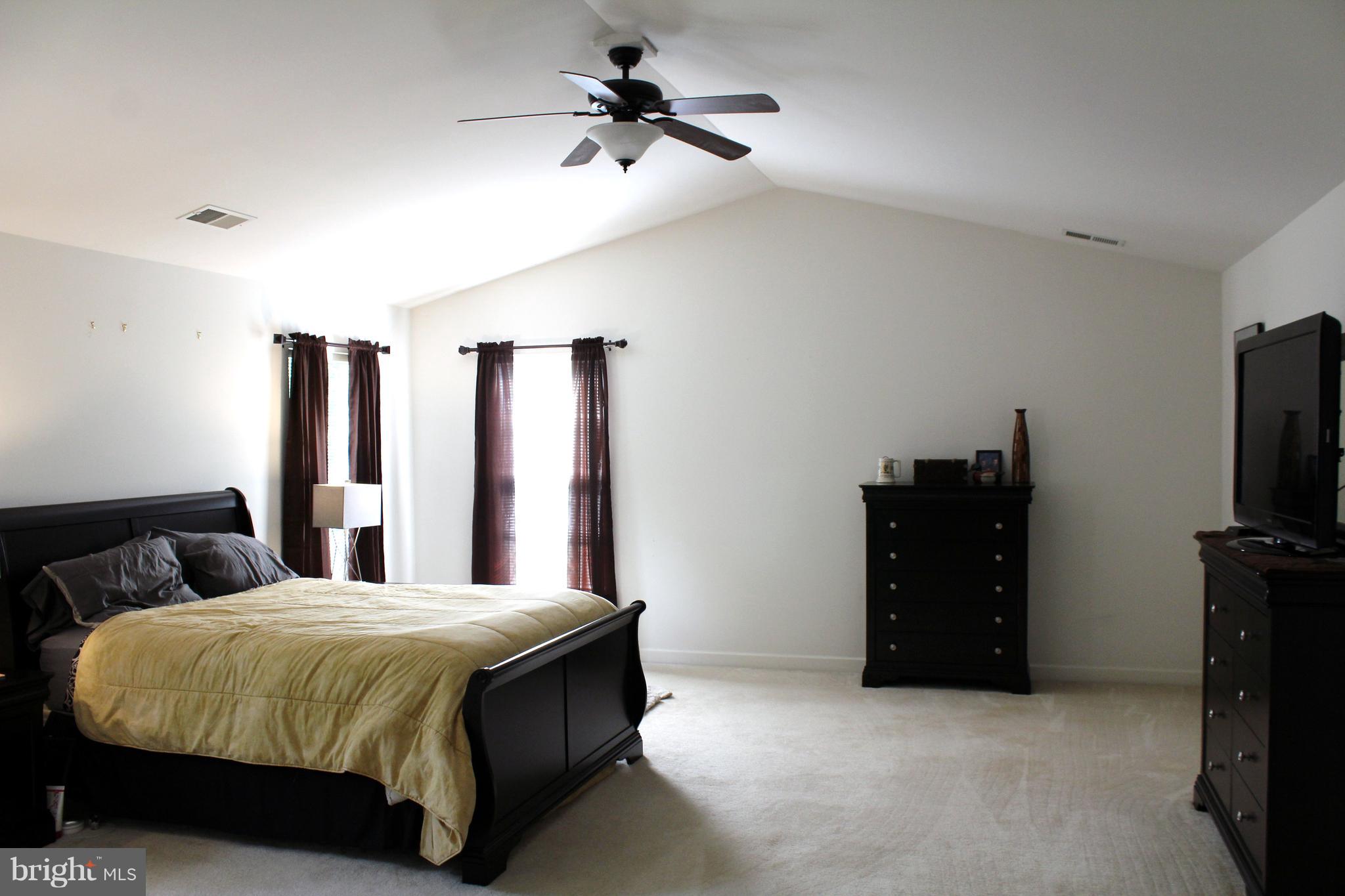 ESTATE AT SKIPTON CRK - Residential Lease