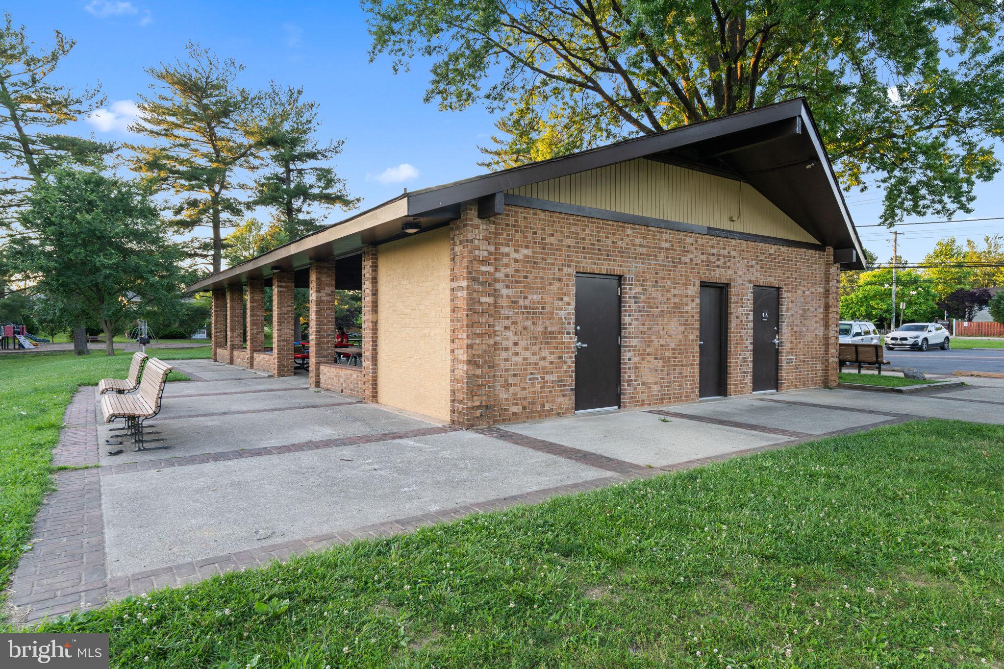 FOXHALL - Residential