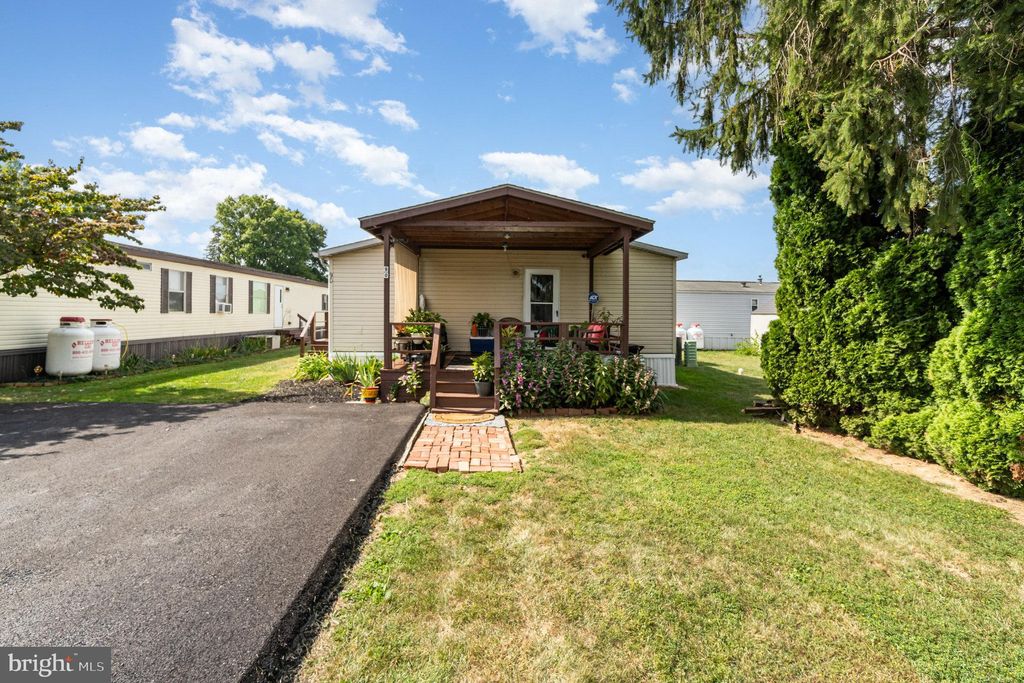 Photo of 90 Penn Valley Village, LITITZ, PA 17543 (MLS # PALA2076988)