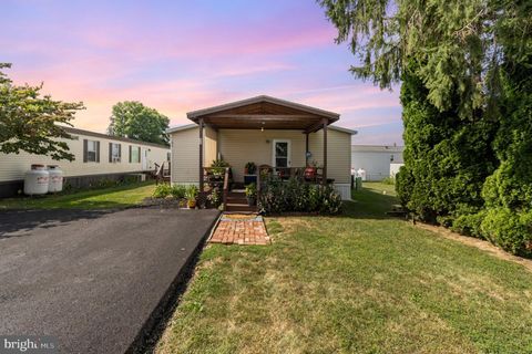 90 PENN VALLEY VILLAGE LITITZ PA 17543