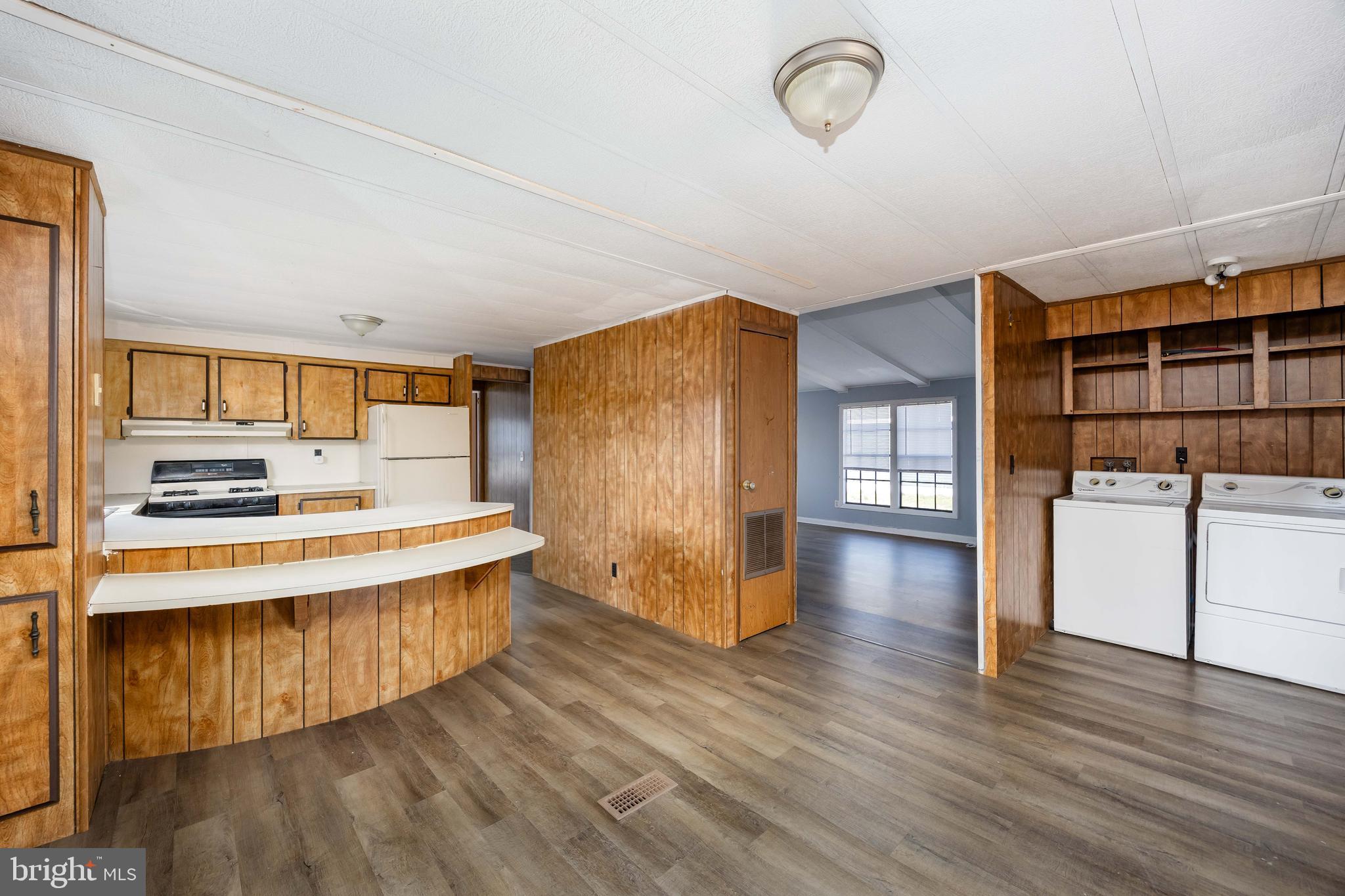 MARINERS COVE - Residential