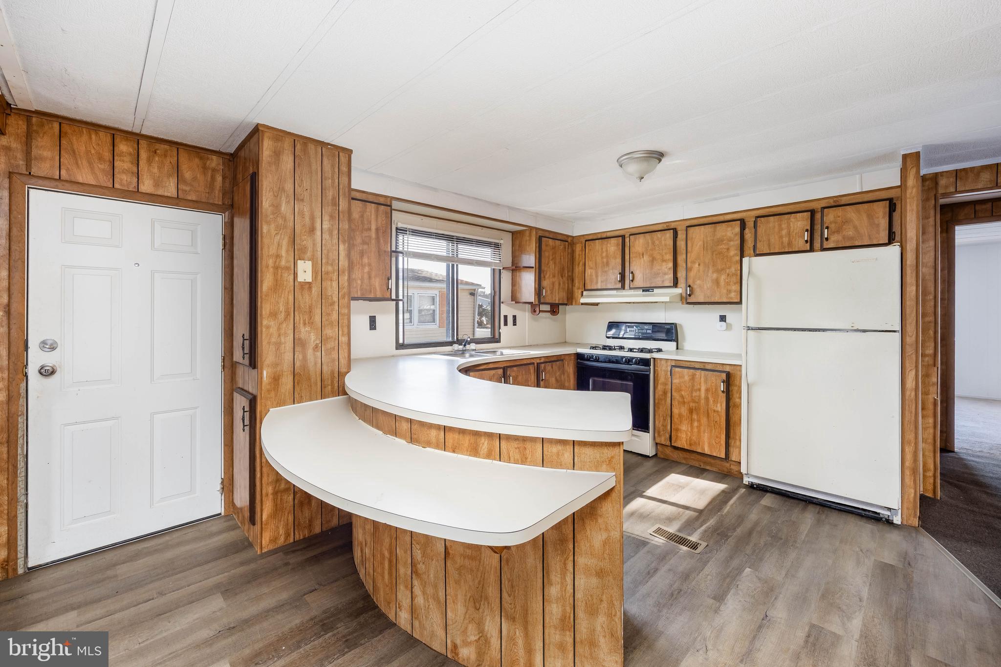 MARINERS COVE - Residential