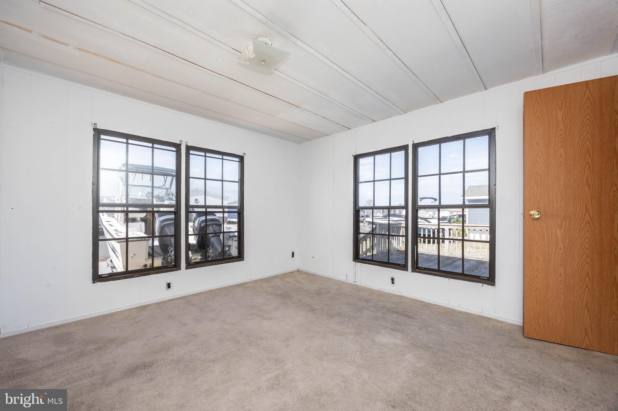 MARINERS COVE - Residential