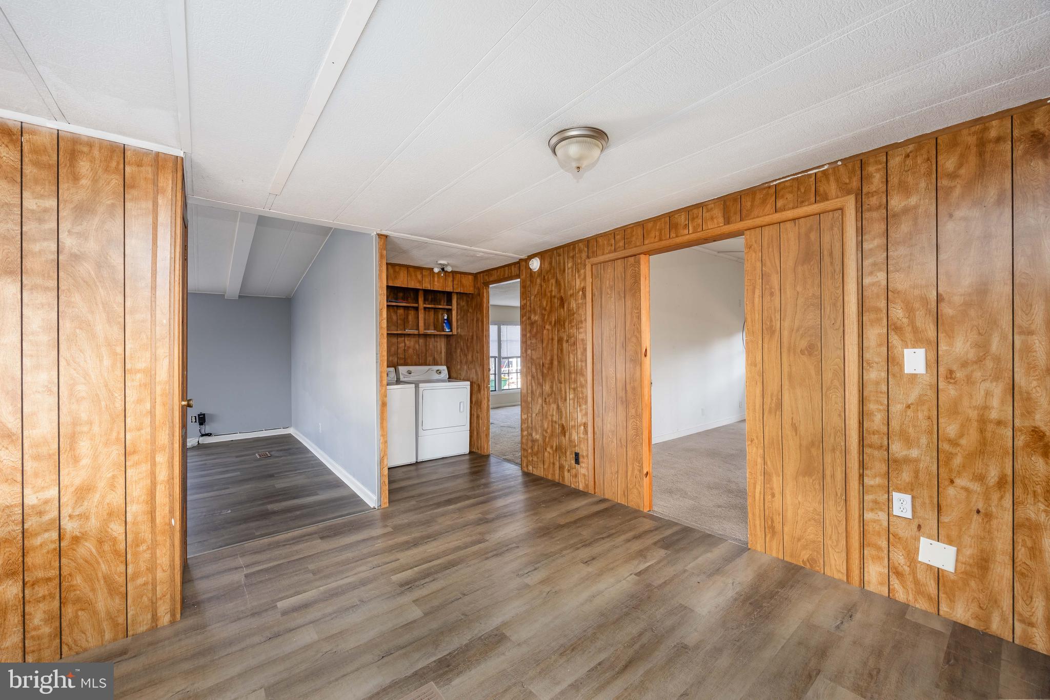 MARINERS COVE - Residential