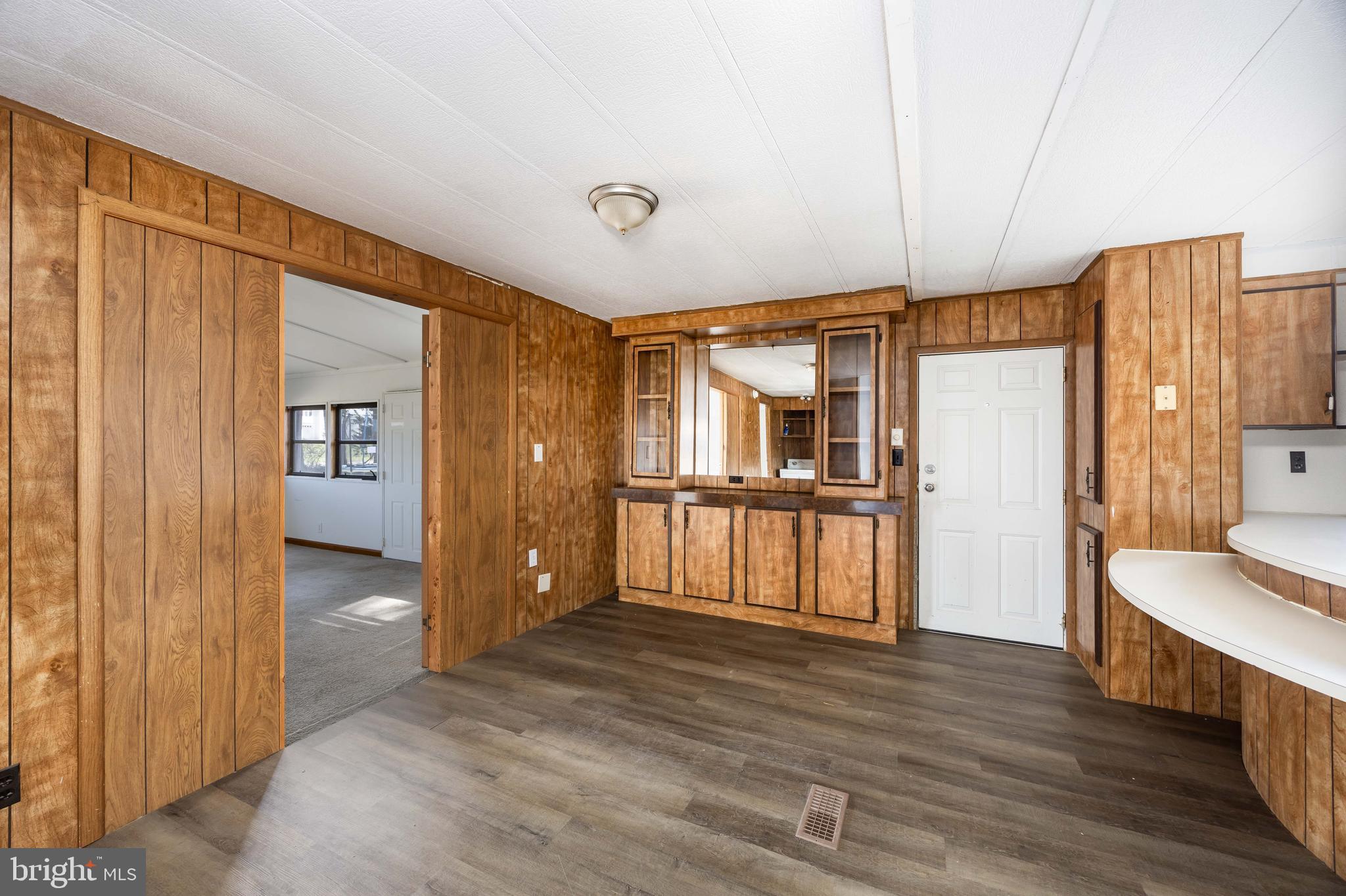 MARINERS COVE - Residential