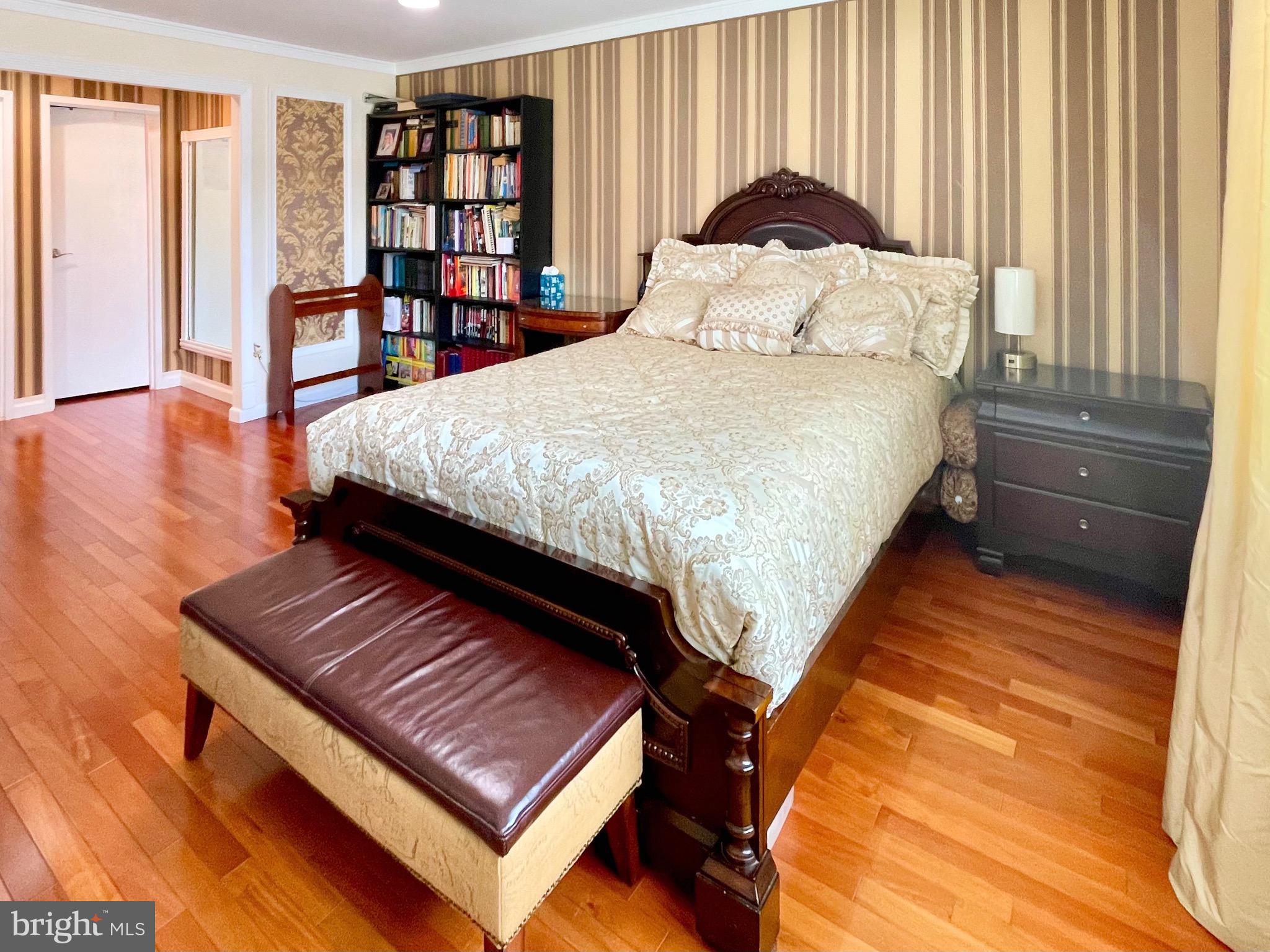 TREEBROOKE CONDOMINIUM - Residential Lease