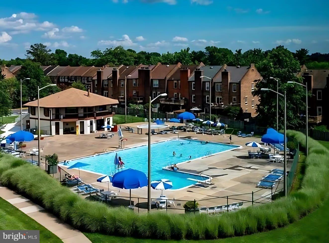 TREEBROOKE CONDOMINIUM - Residential Lease