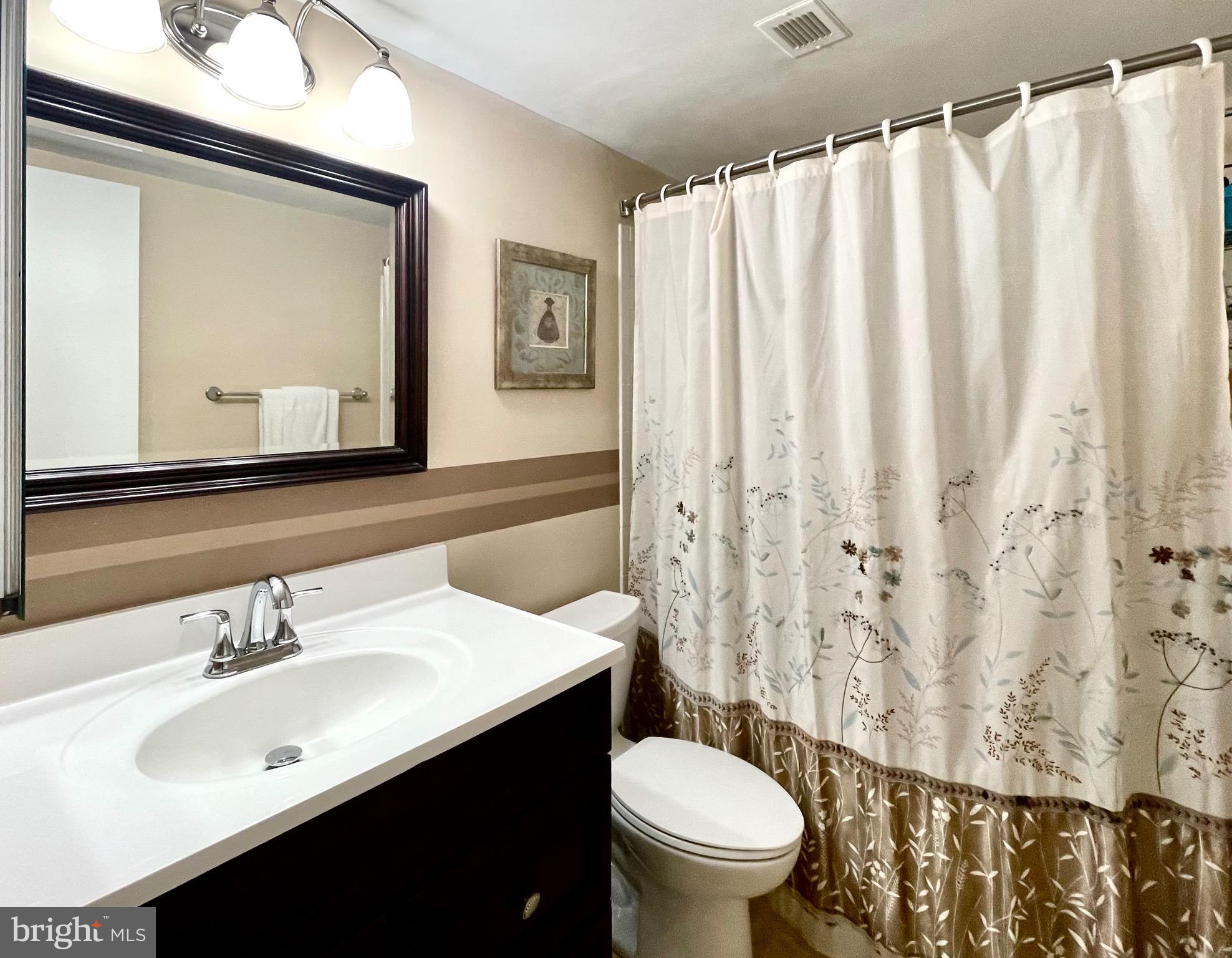 TREEBROOKE CONDOMINIUM - Residential Lease