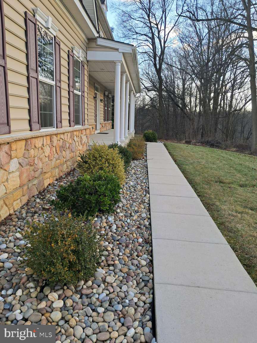 1392 HICKORY HILL ROAD