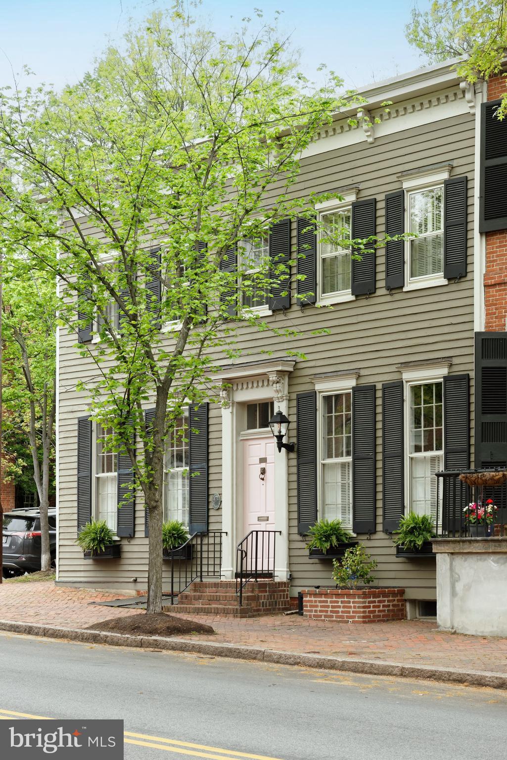 OLD TOWN ALEXANDRIA - Residential