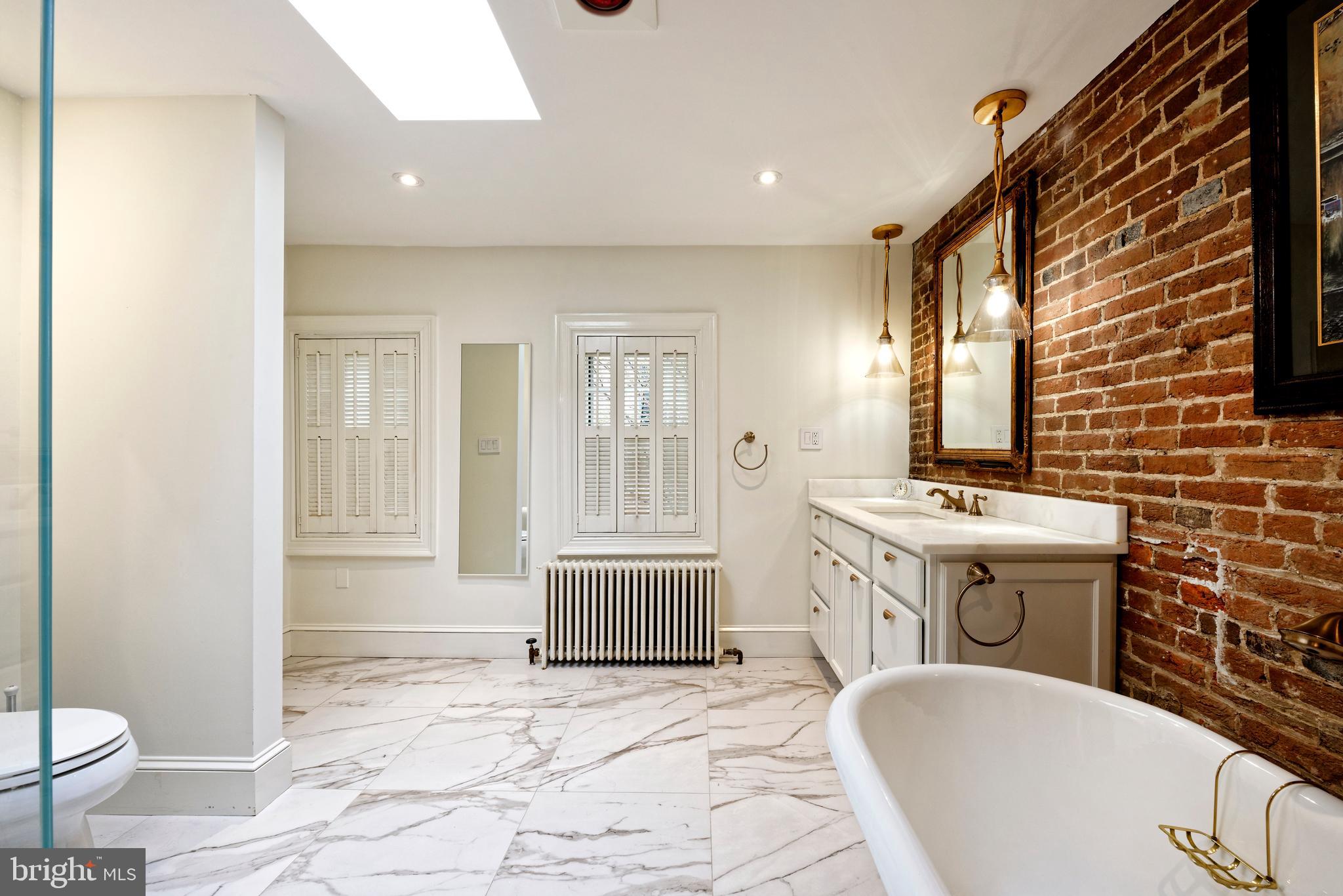 OLD TOWN ALEXANDRIA - Residential