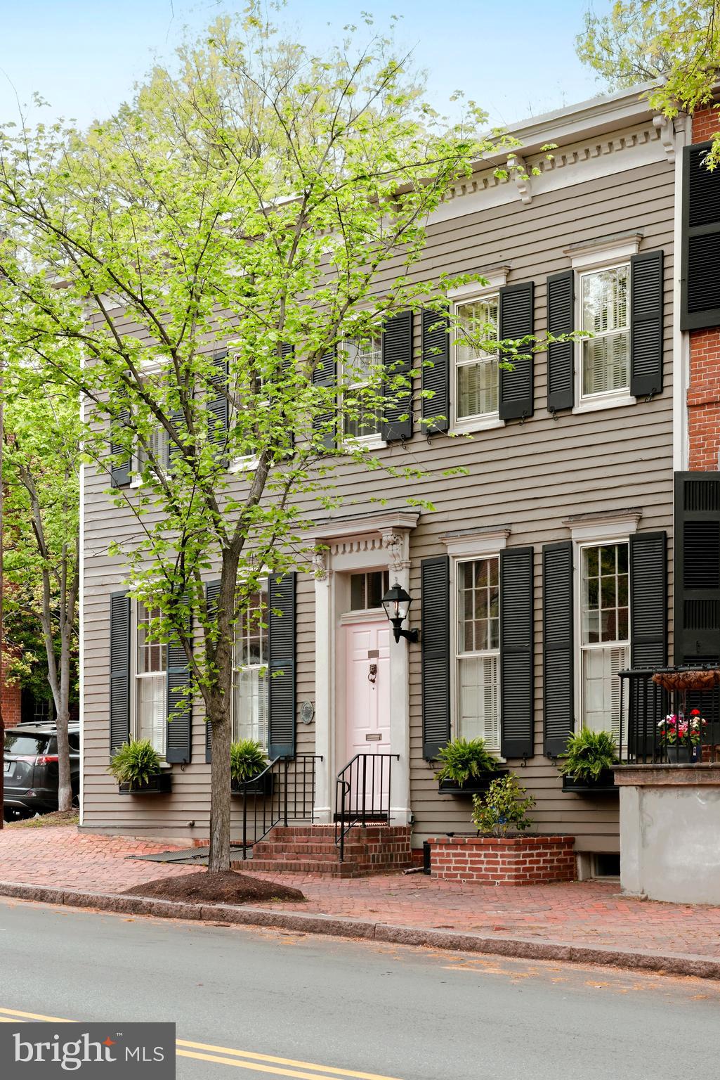 OLD TOWN ALEXANDRIA - Residential