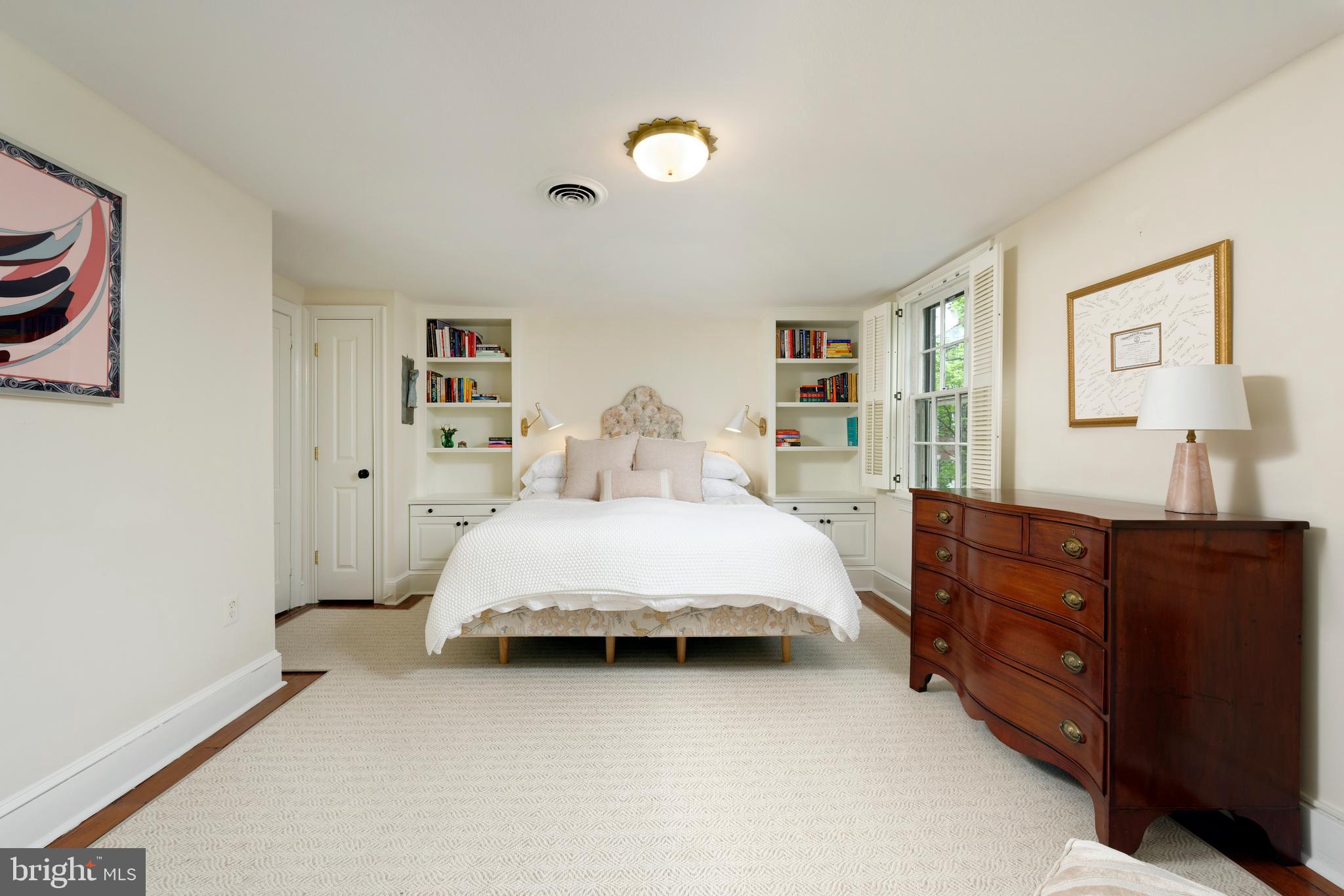 OLD TOWN ALEXANDRIA - Residential