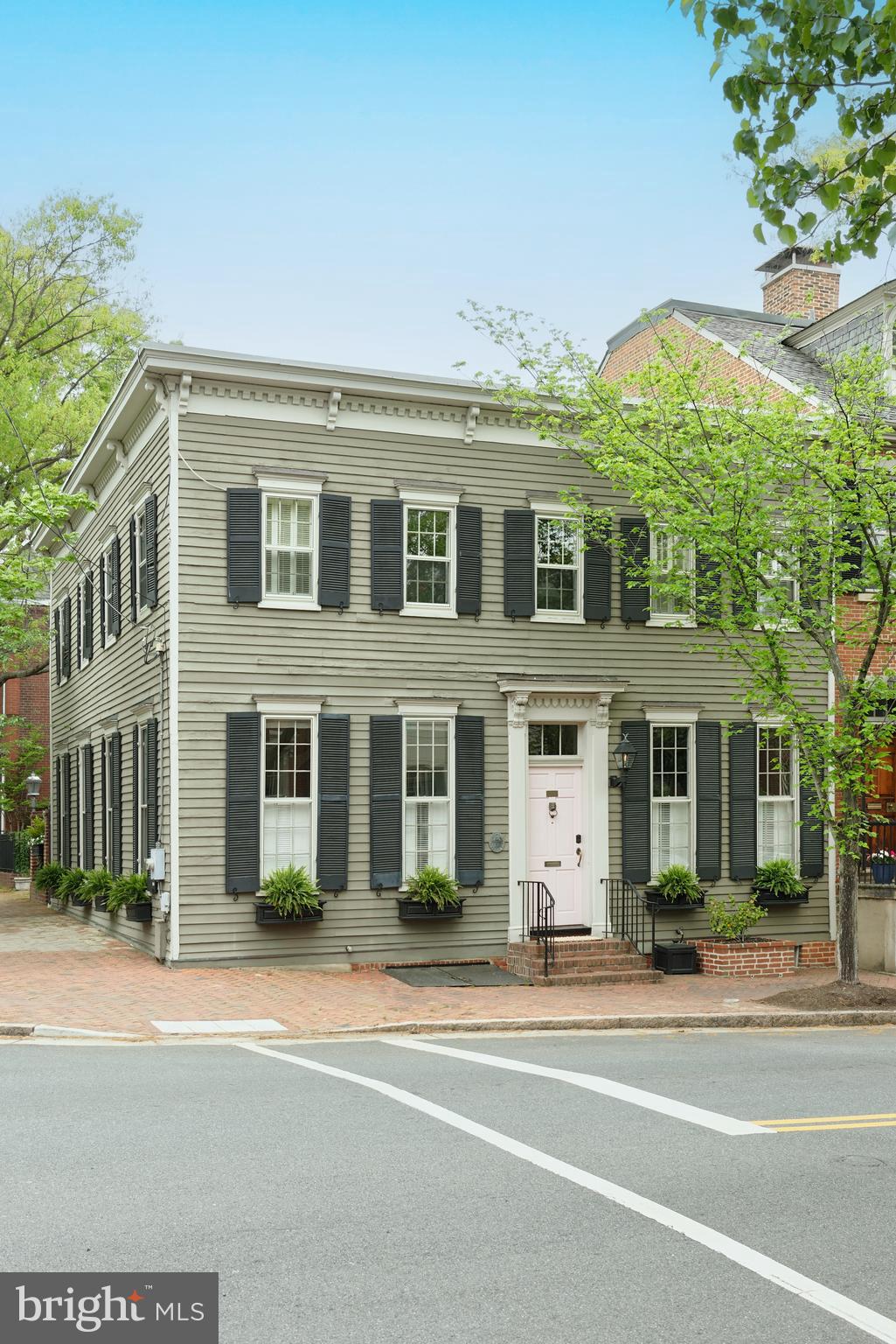 OLD TOWN ALEXANDRIA - Residential