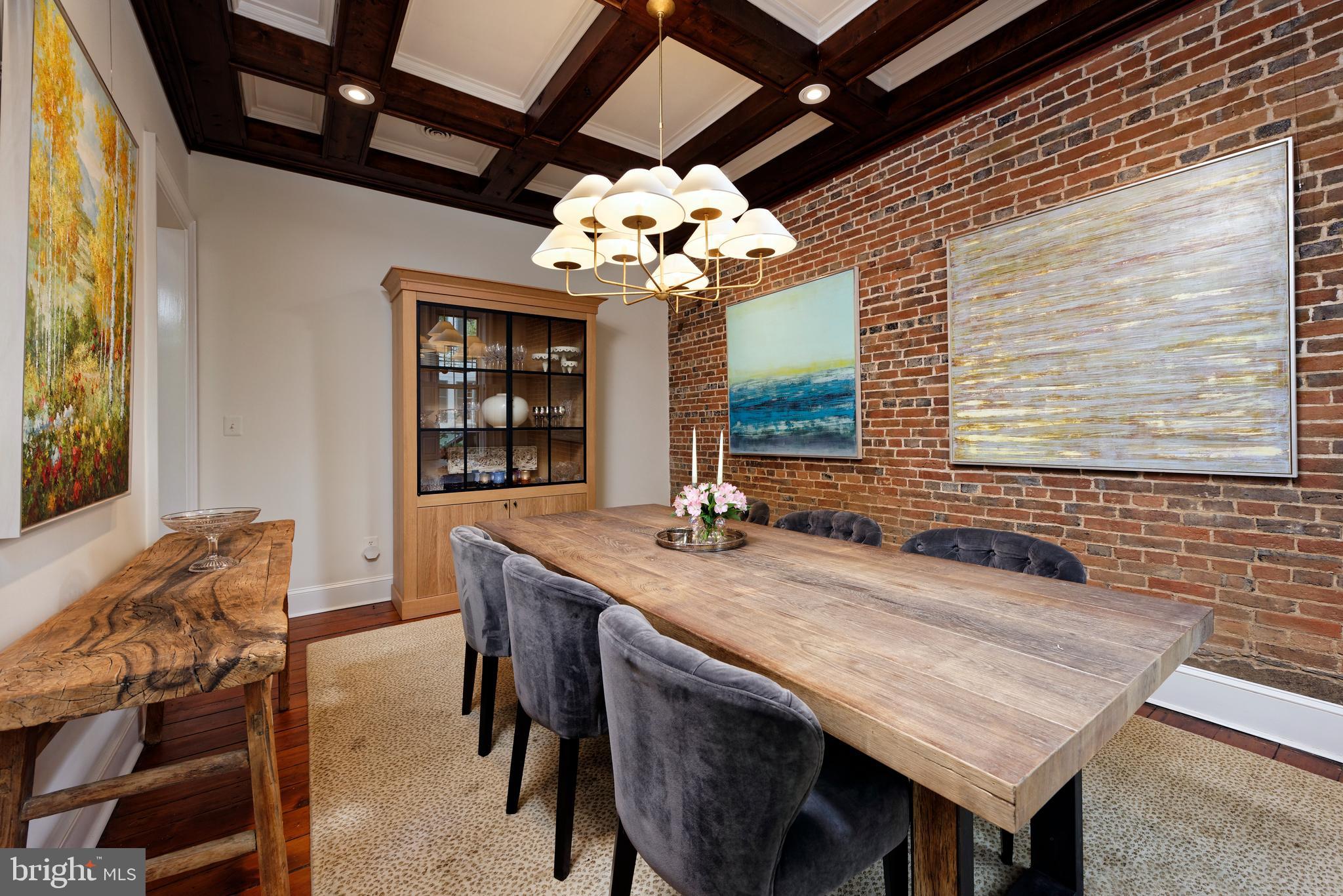 OLD TOWN ALEXANDRIA - Residential