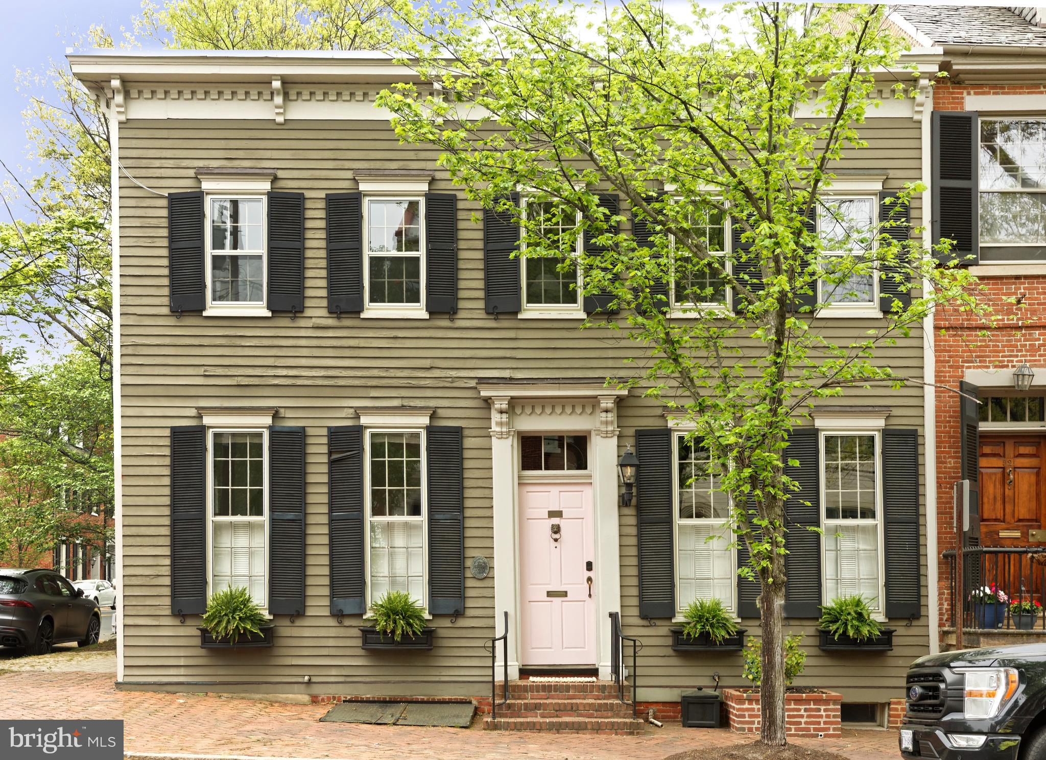 OLD TOWN ALEXANDRIA - Residential