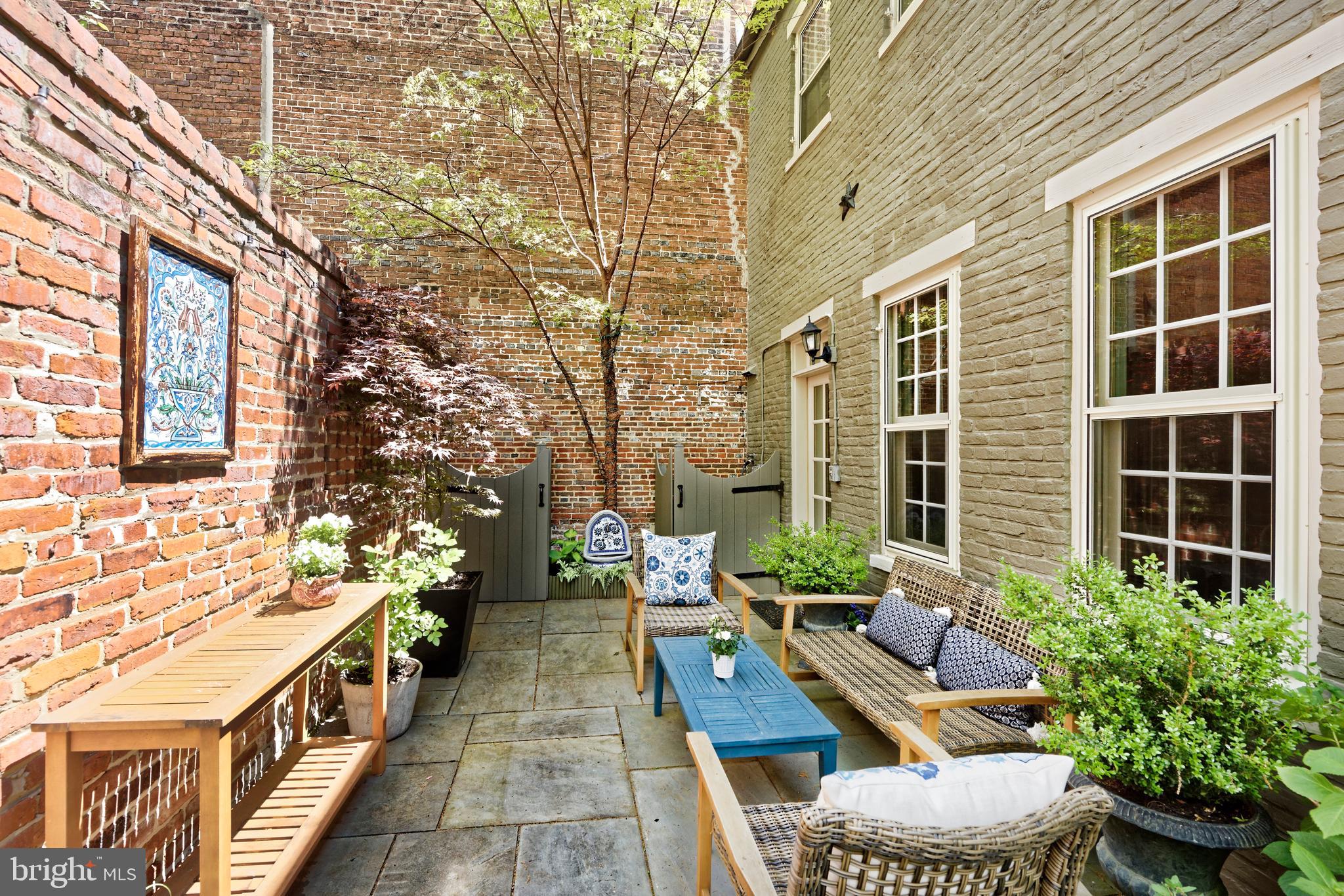 OLD TOWN ALEXANDRIA - Residential