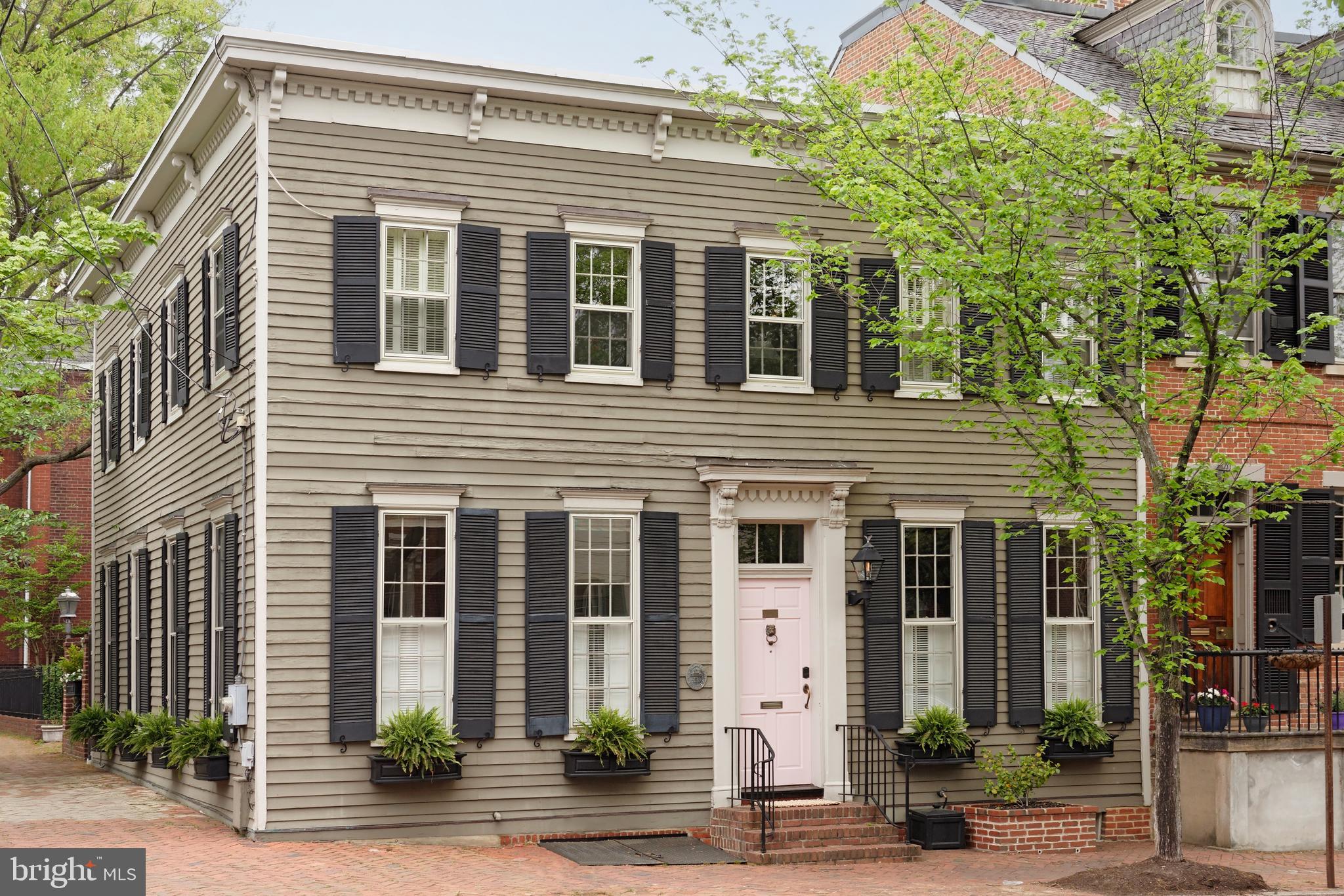 OLD TOWN ALEXANDRIA - Residential