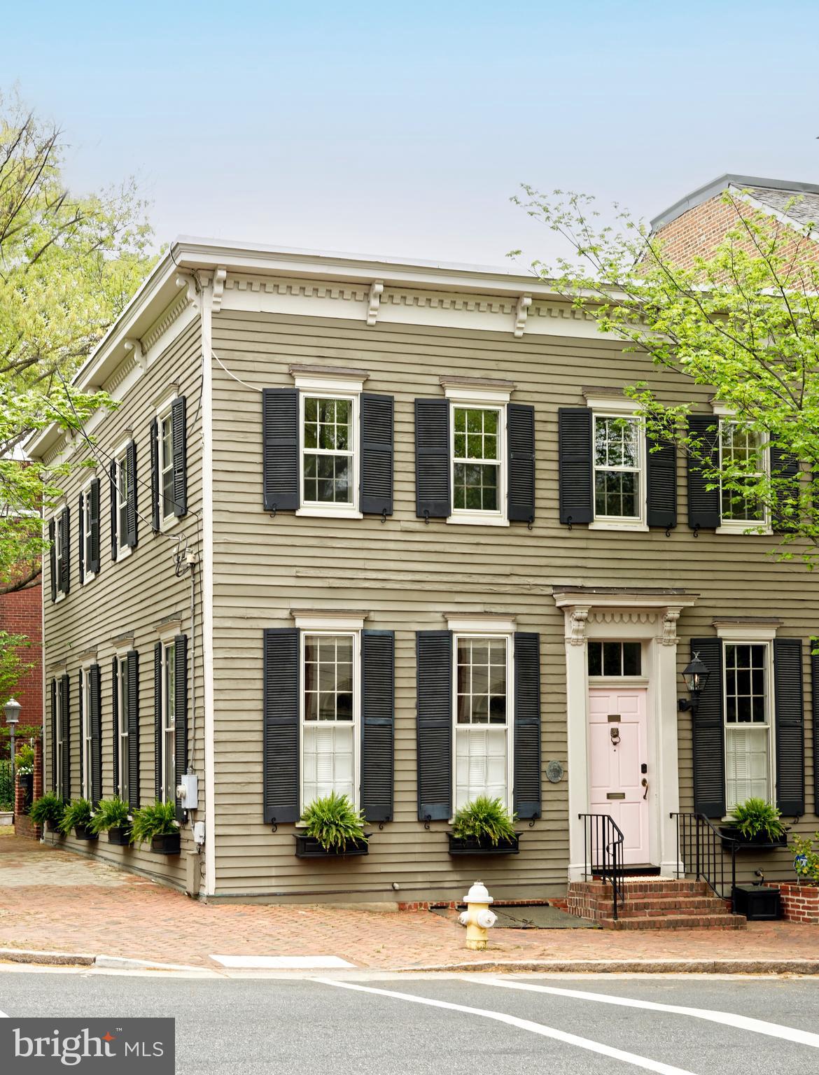 OLD TOWN ALEXANDRIA - Residential