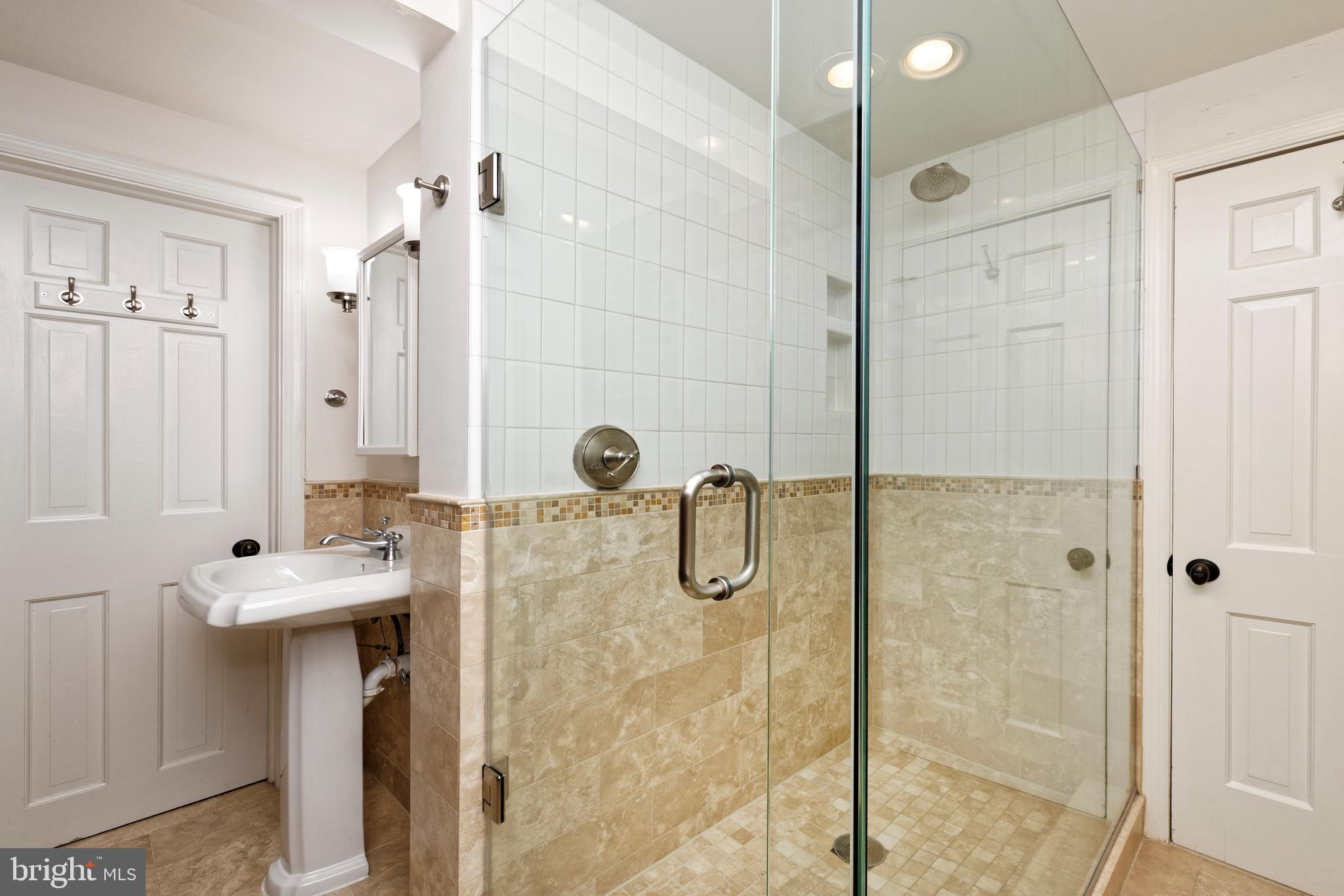 OLD TOWN ALEXANDRIA - Residential