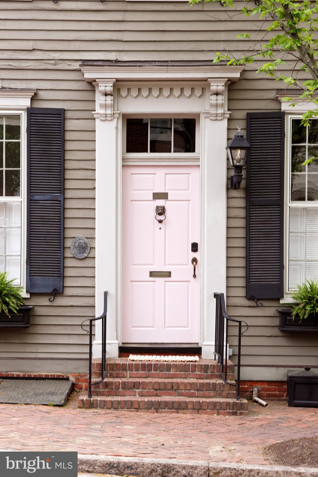 OLD TOWN ALEXANDRIA - Residential