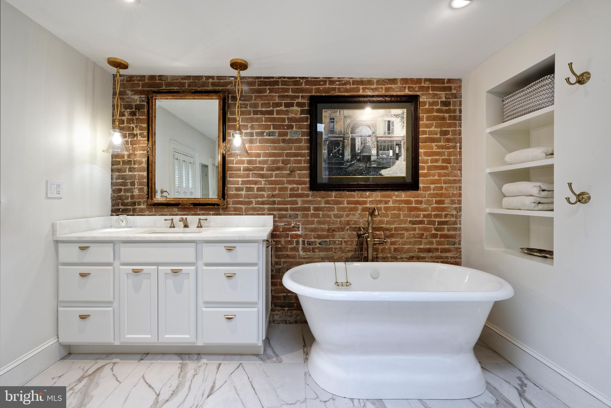 OLD TOWN ALEXANDRIA - Residential