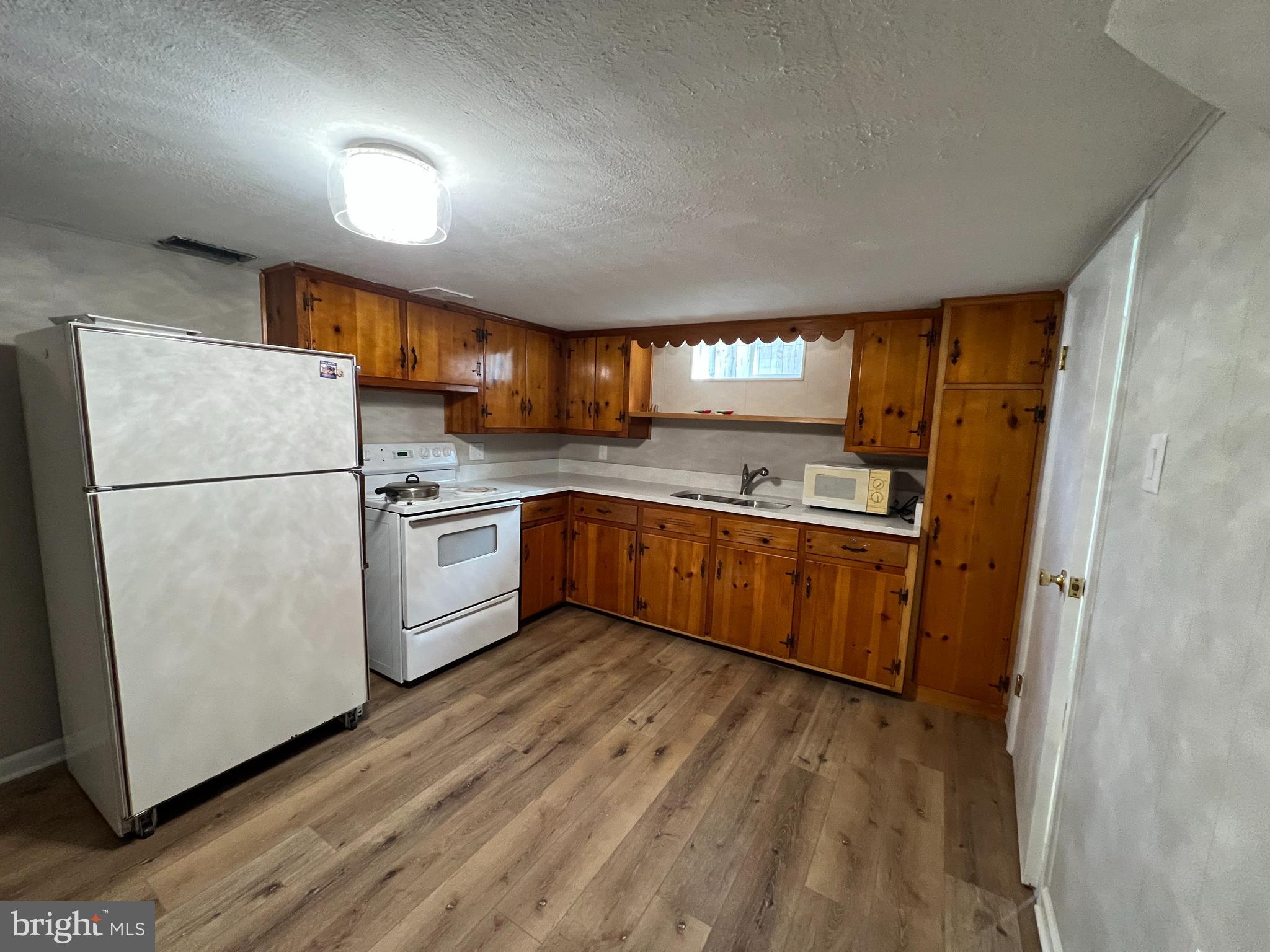 WOODSIDE - Residential Lease