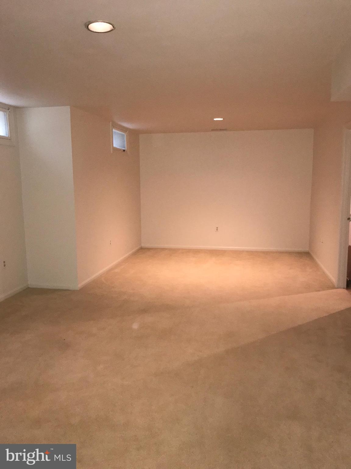 CHURCHILL TOWN SECTOR - Residential Lease