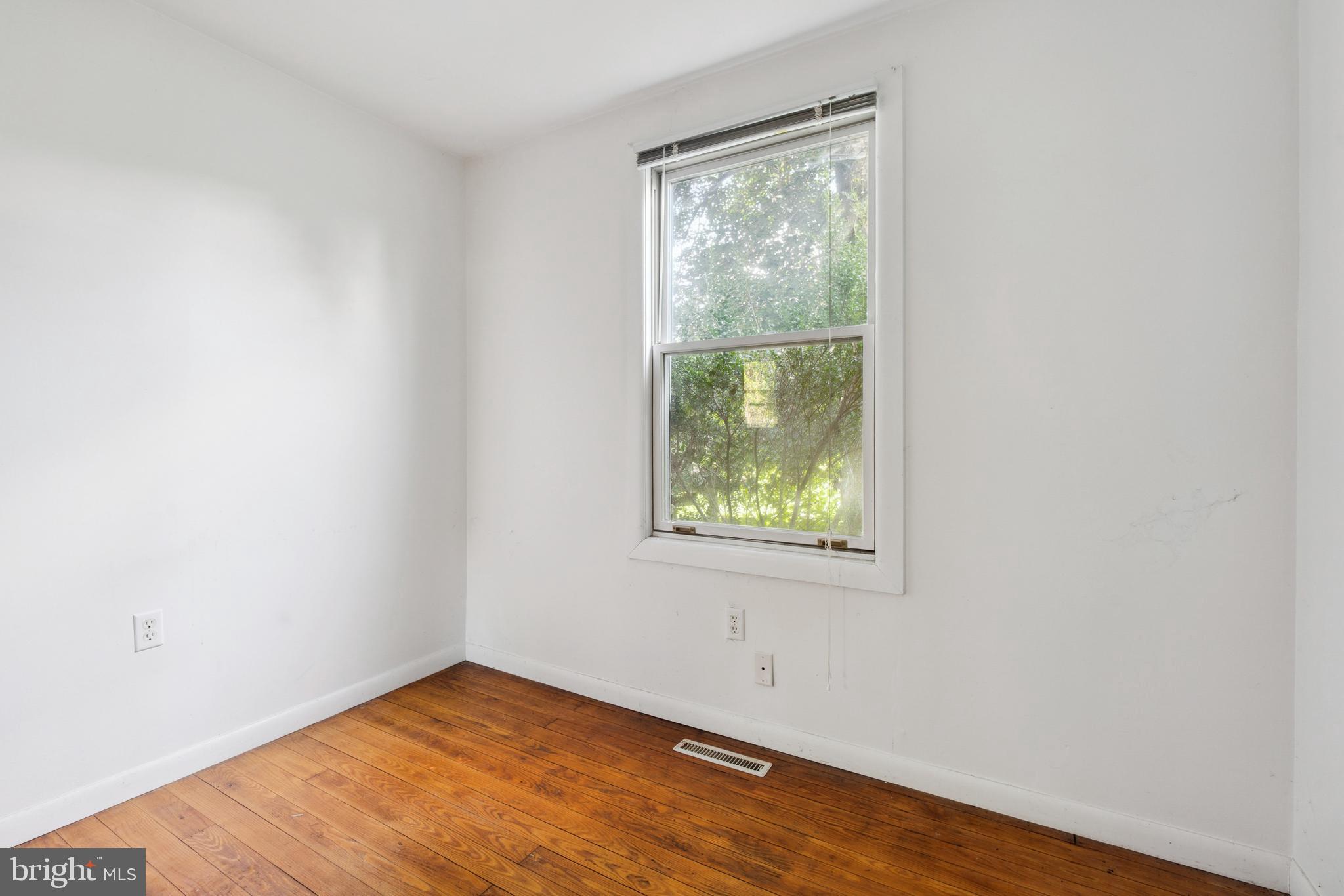 KENTMORE PARK - Residential